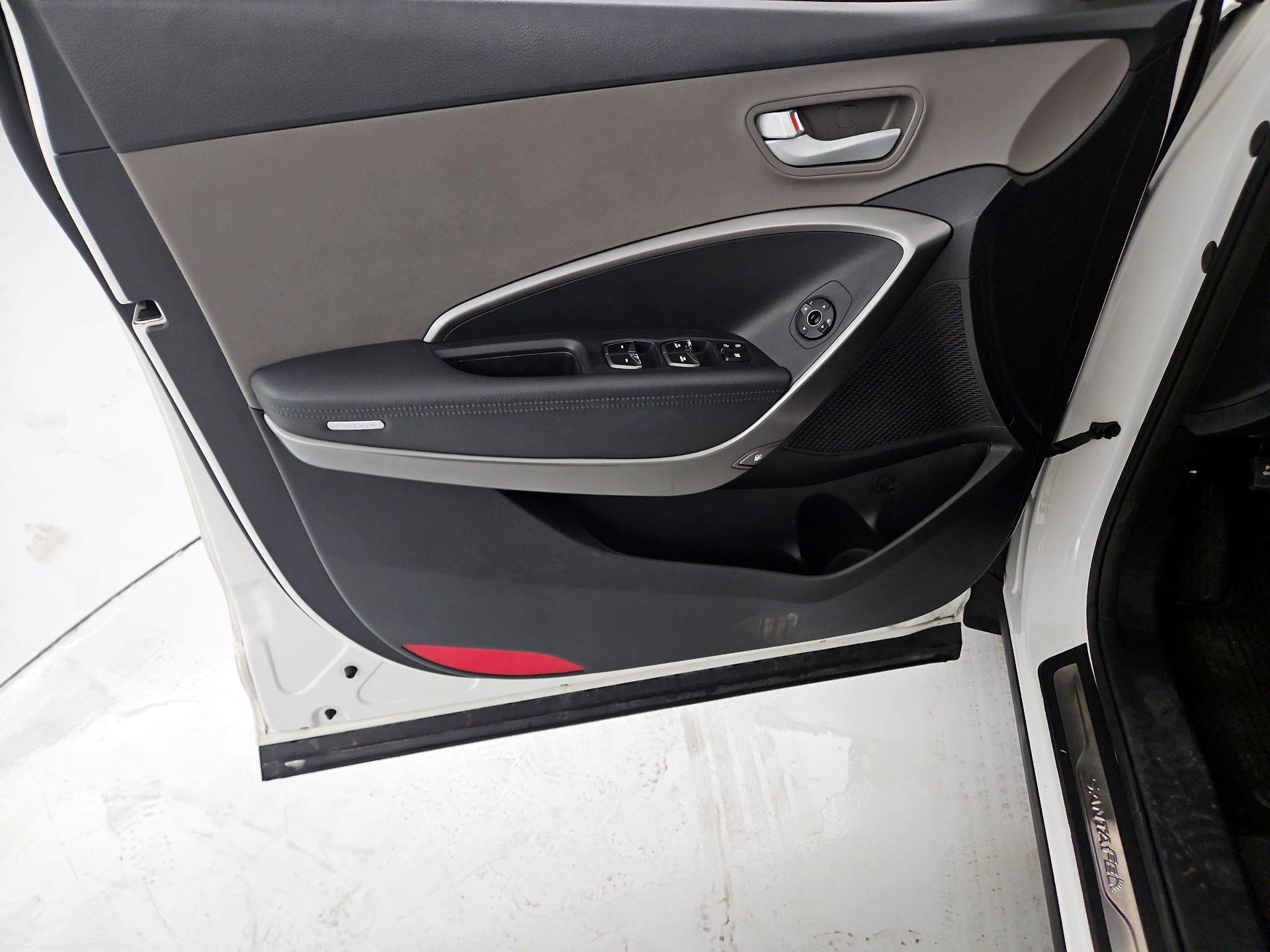 Thumbnail: 2017 Hyundai Santa Fe - 12