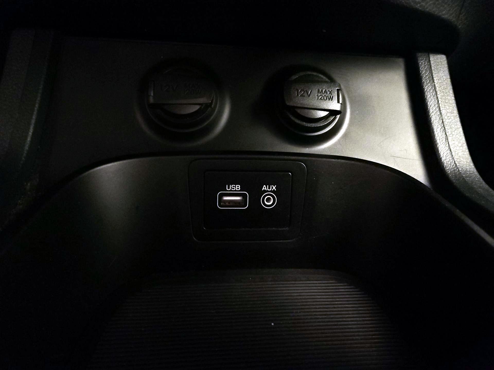 Thumbnail: 2017 Hyundai Santa Fe - 18