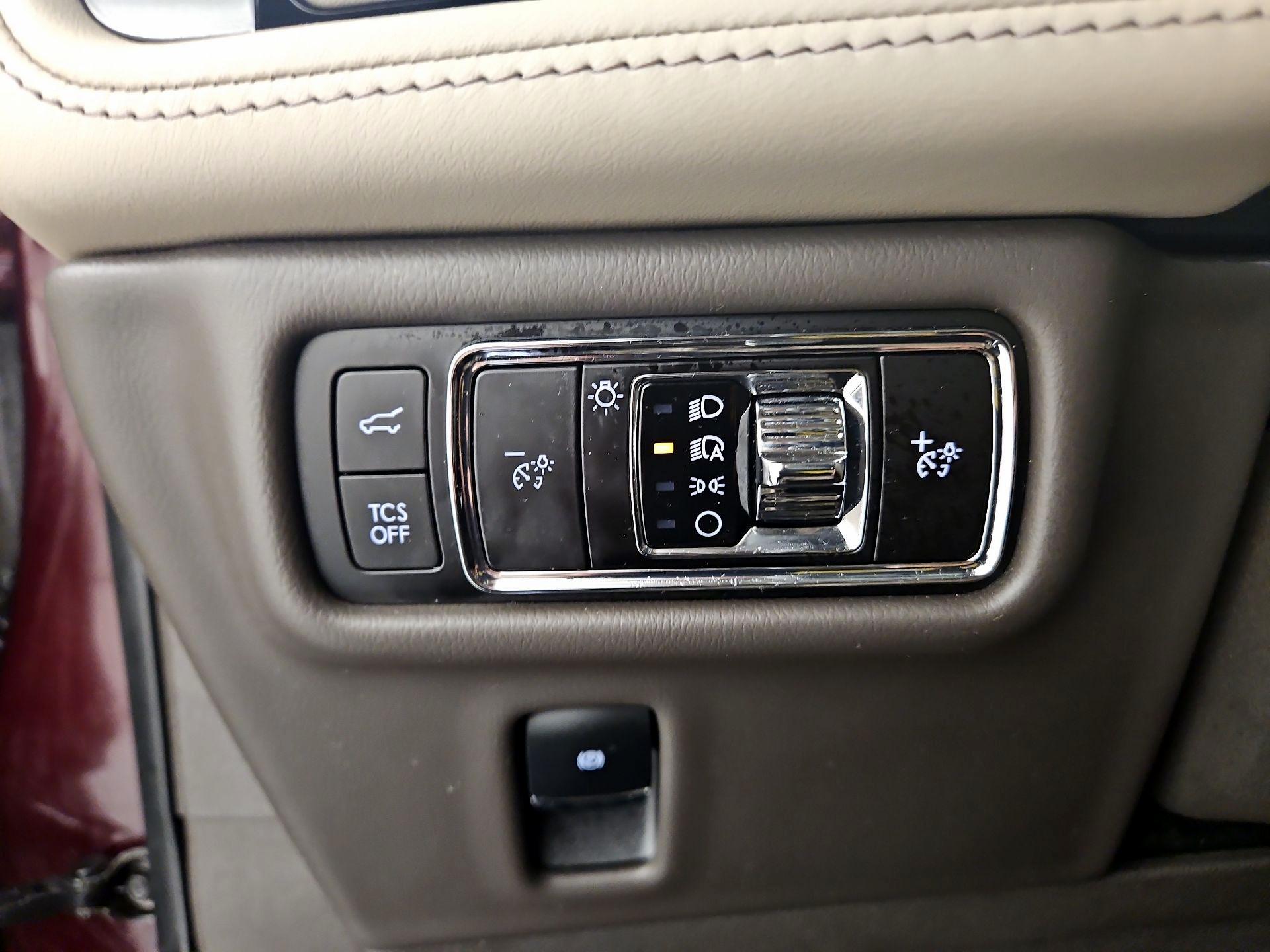 Thumbnail: 2023 Lincoln Nautilus - 13