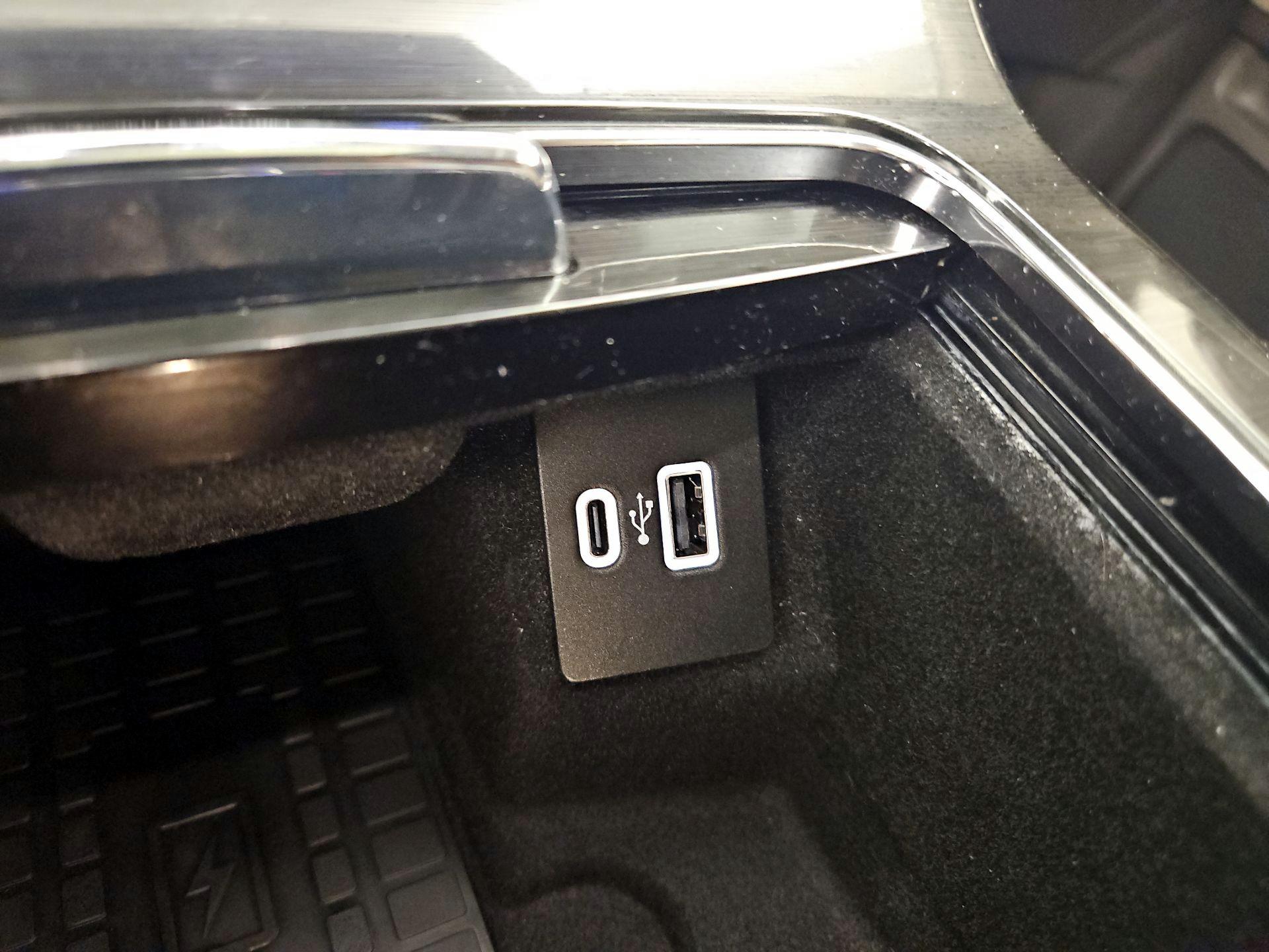 Thumbnail: 2023 Lincoln Nautilus - 19