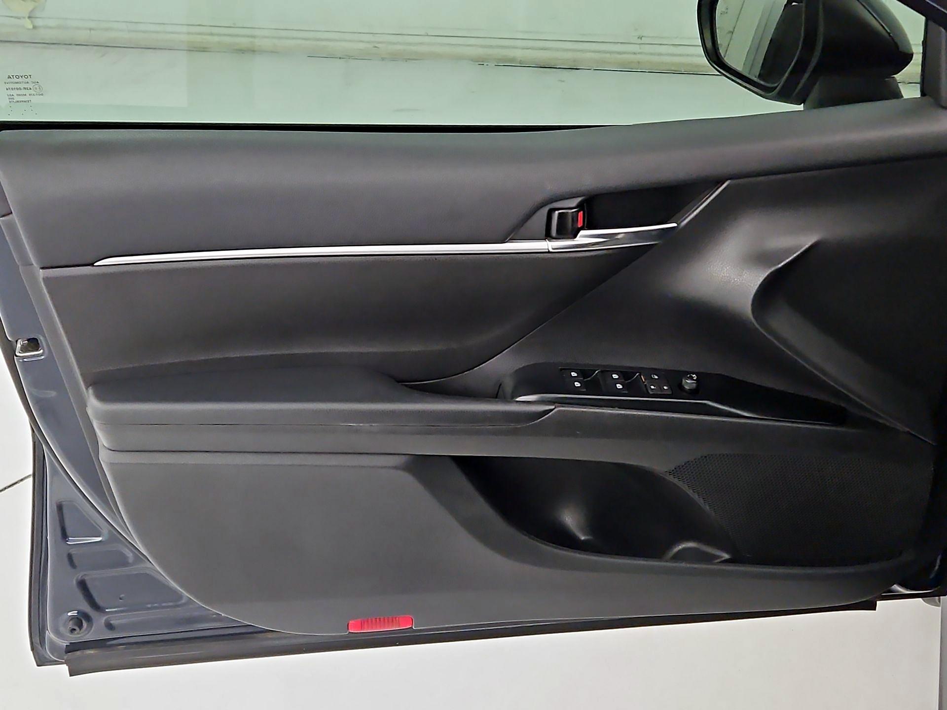 Thumbnail: 2020 Toyota Camry - 12