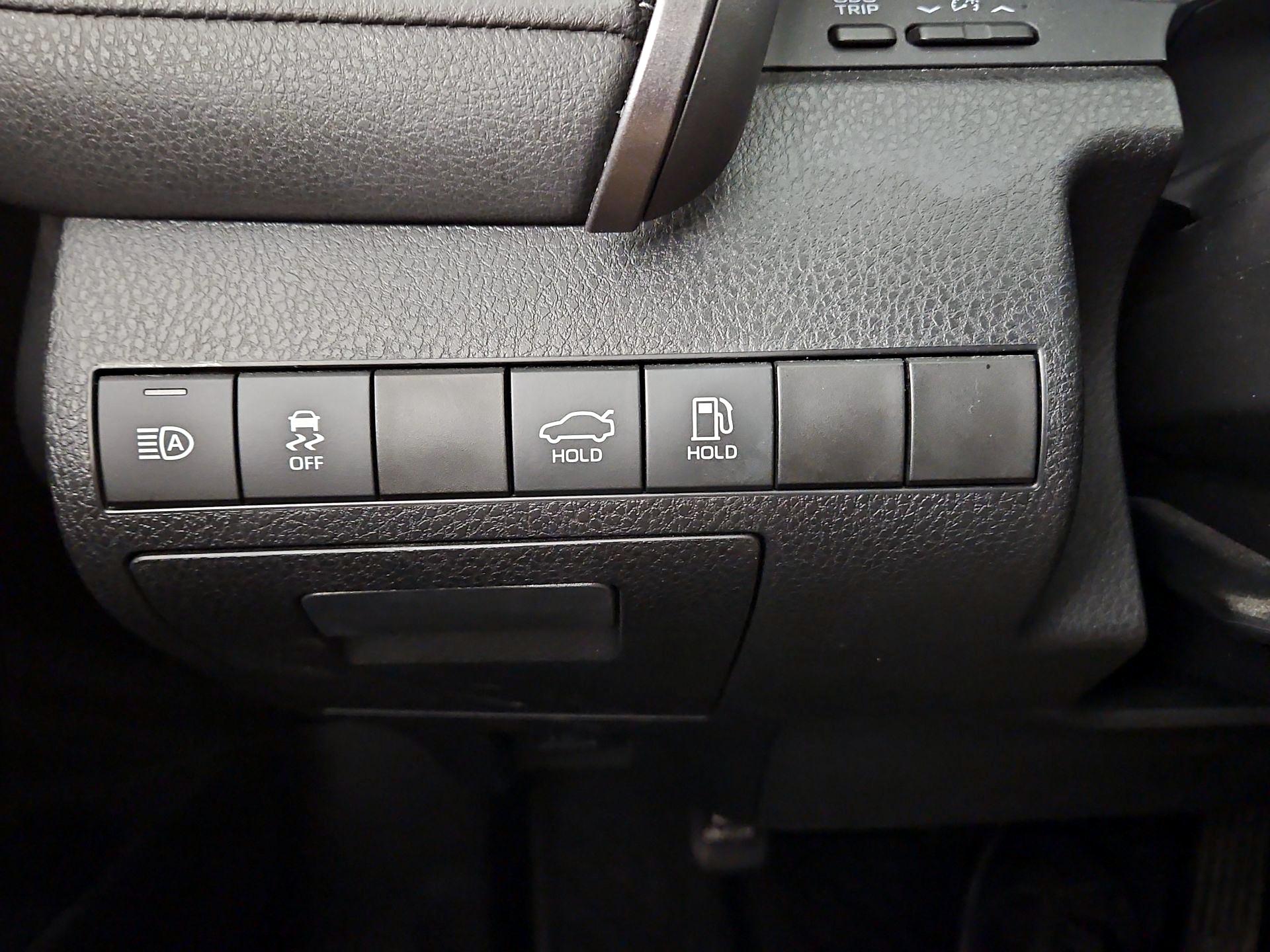 Thumbnail: 2020 Toyota Camry - 13