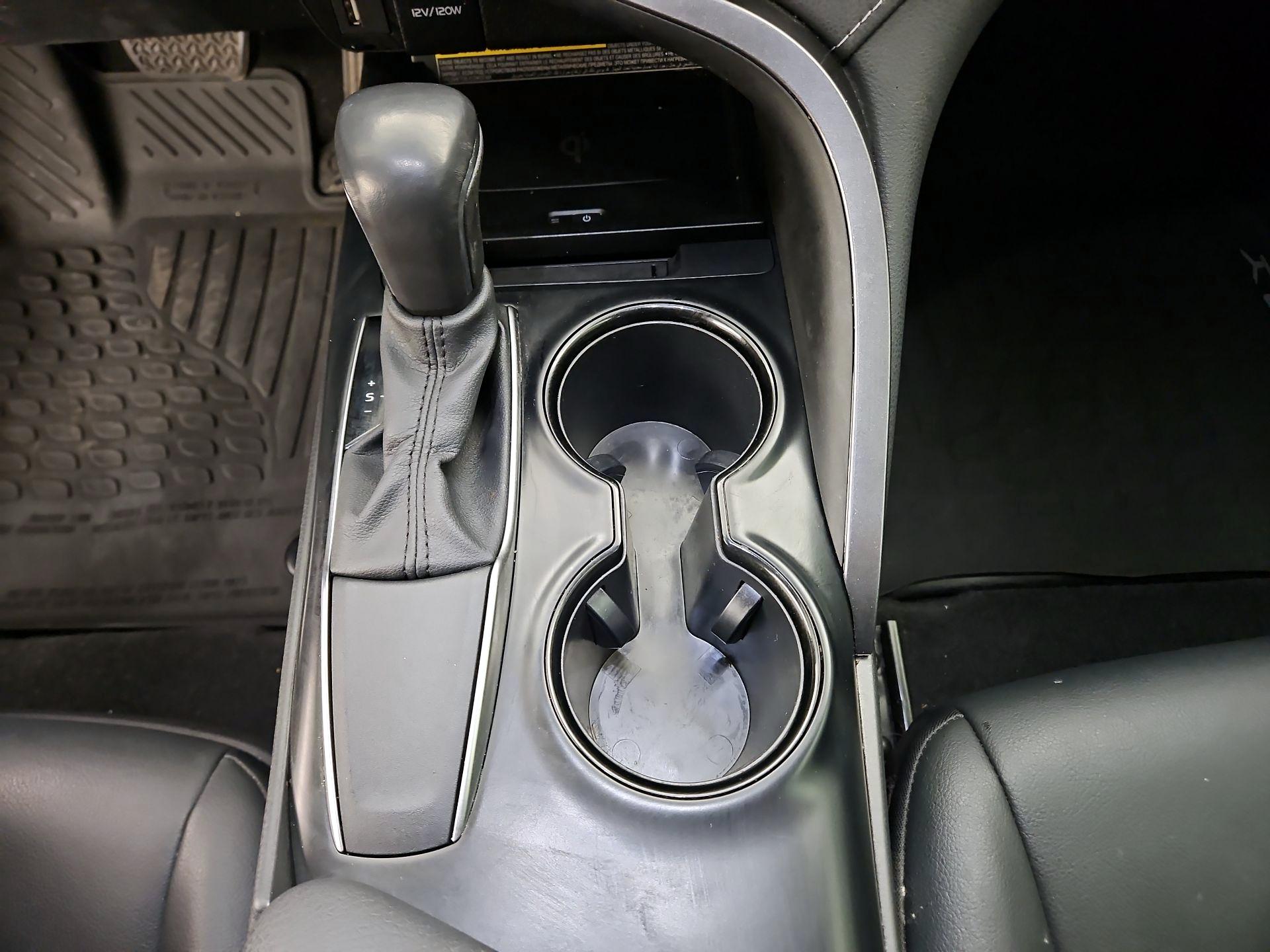 Thumbnail: 2020 Toyota Camry - 17