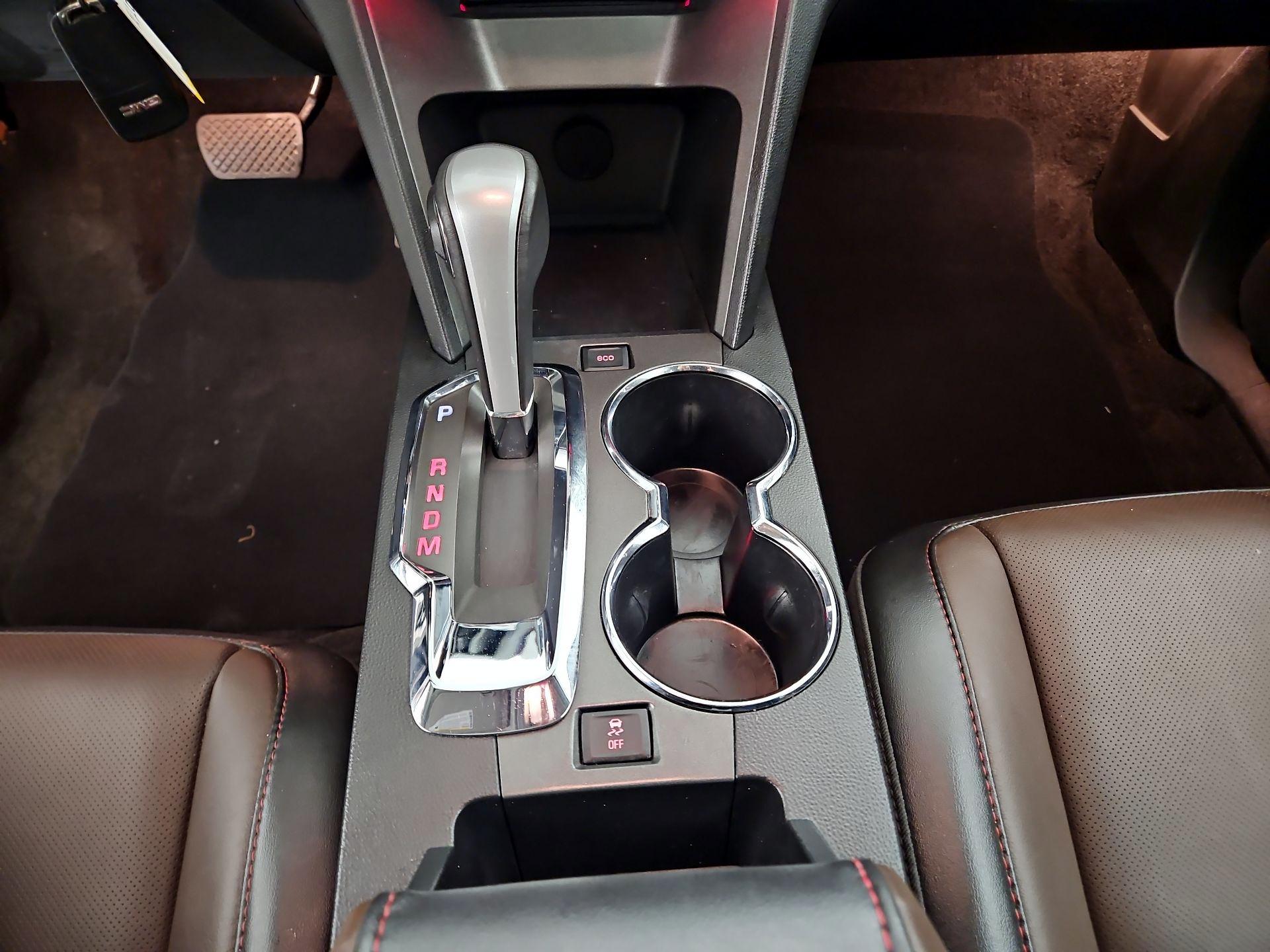 Thumbnail: 2015 GMC Terrain - 16