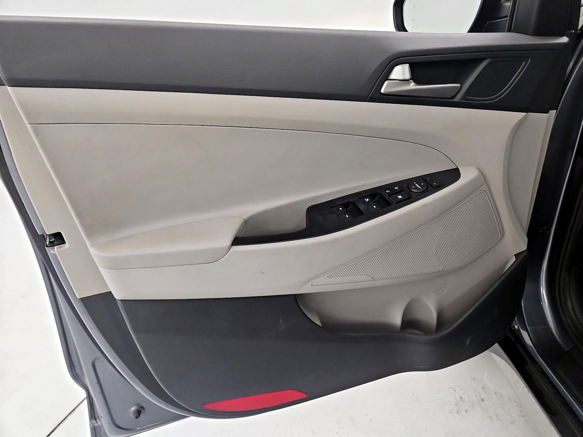 Thumbnail: 2018 Hyundai Tucson - 12