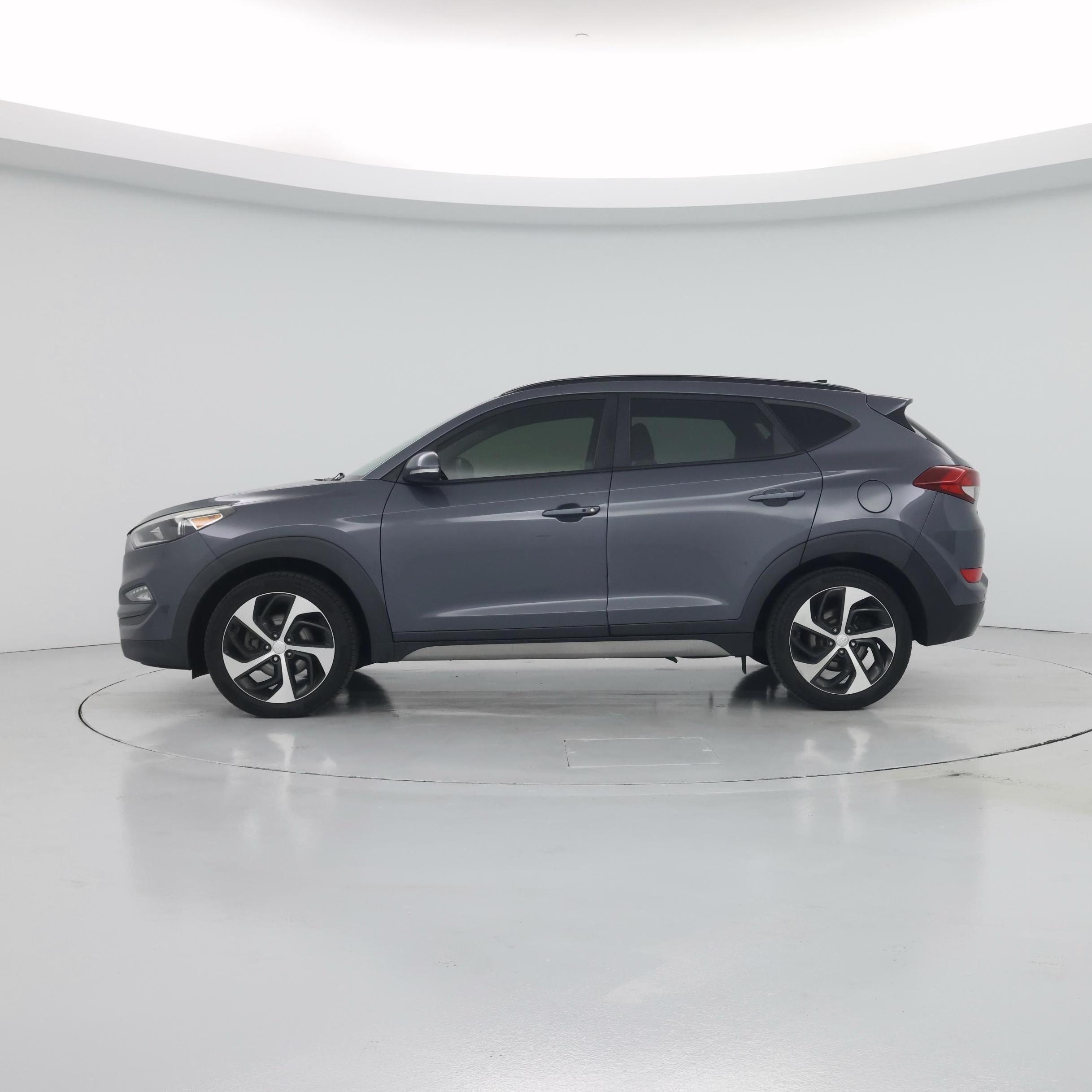Thumbnail: 2018 Hyundai Tucson - 3