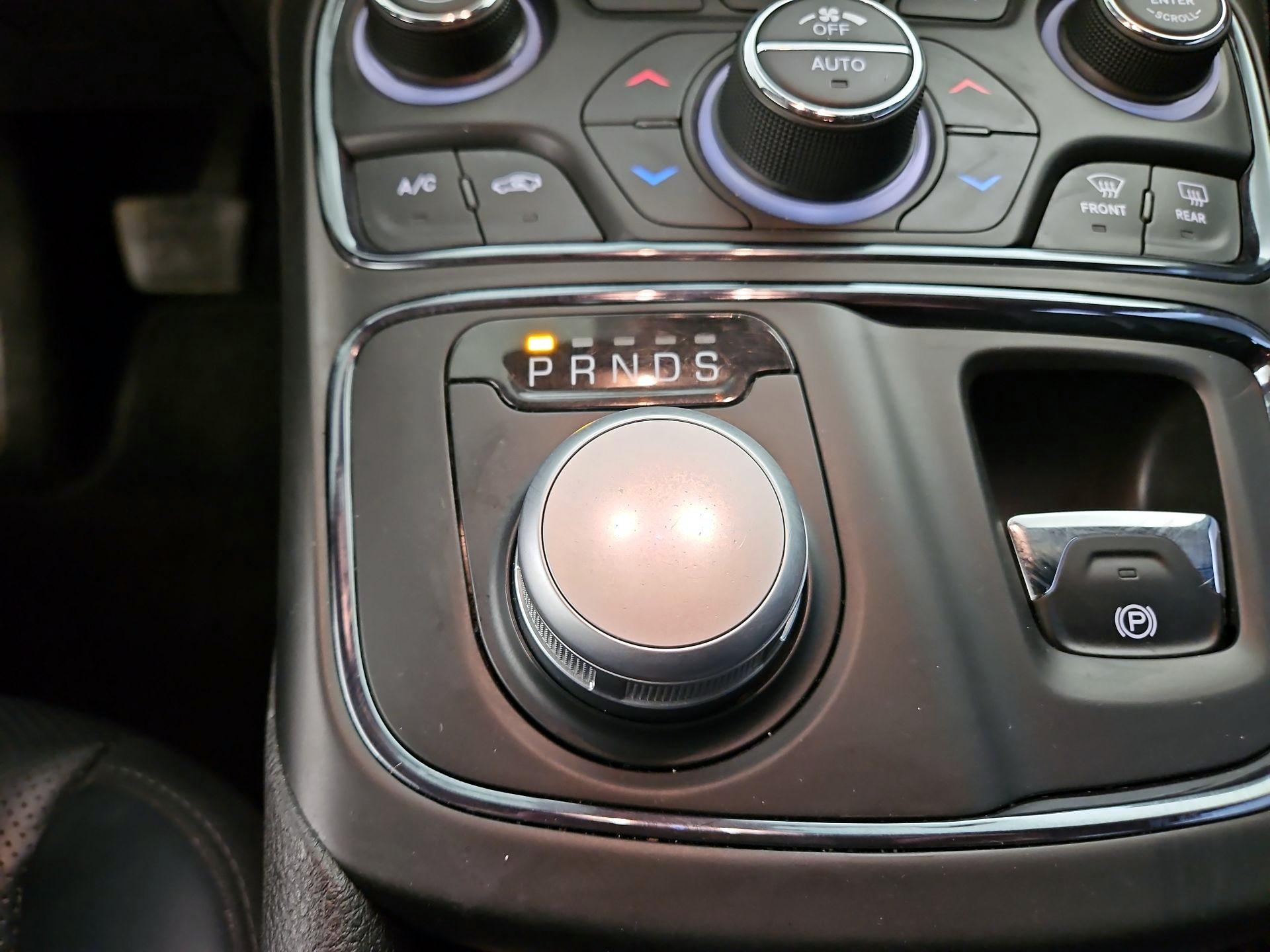 Thumbnail: 2015 Chrysler 200 - 18