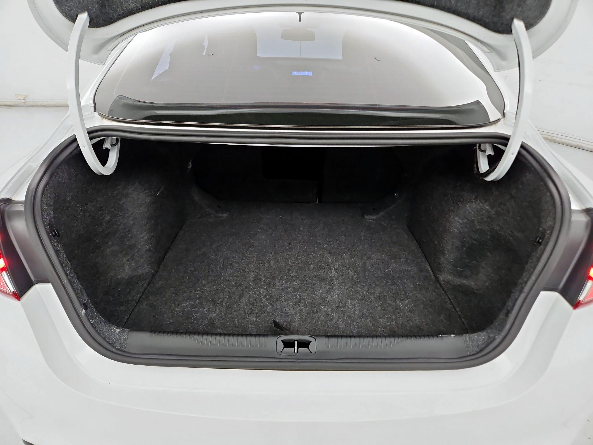 Thumbnail: 2015 Chrysler 200 - 20