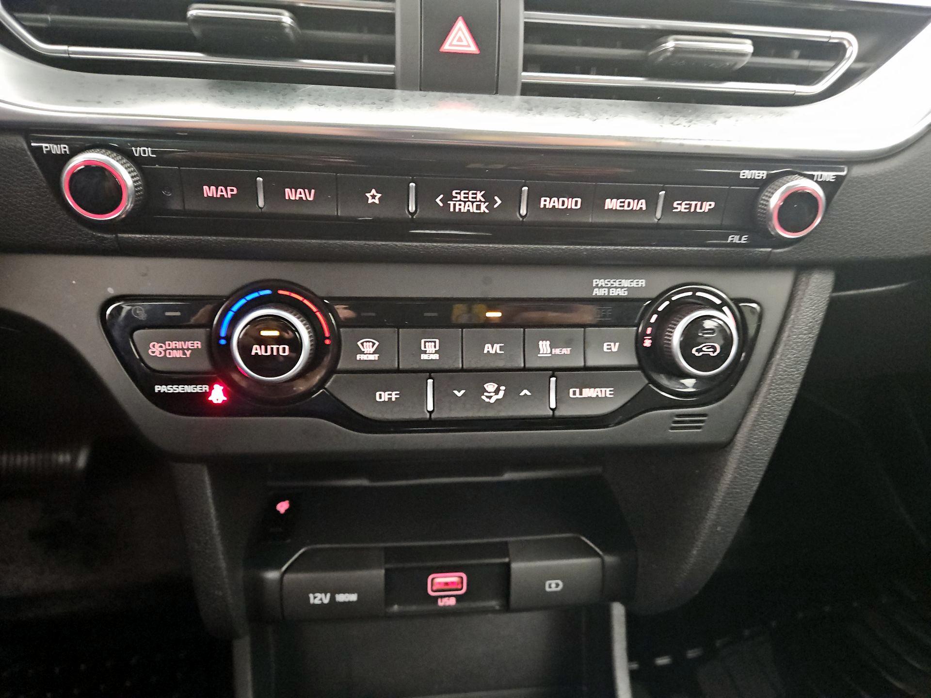 Thumbnail: 2022 Kia Niro - 17