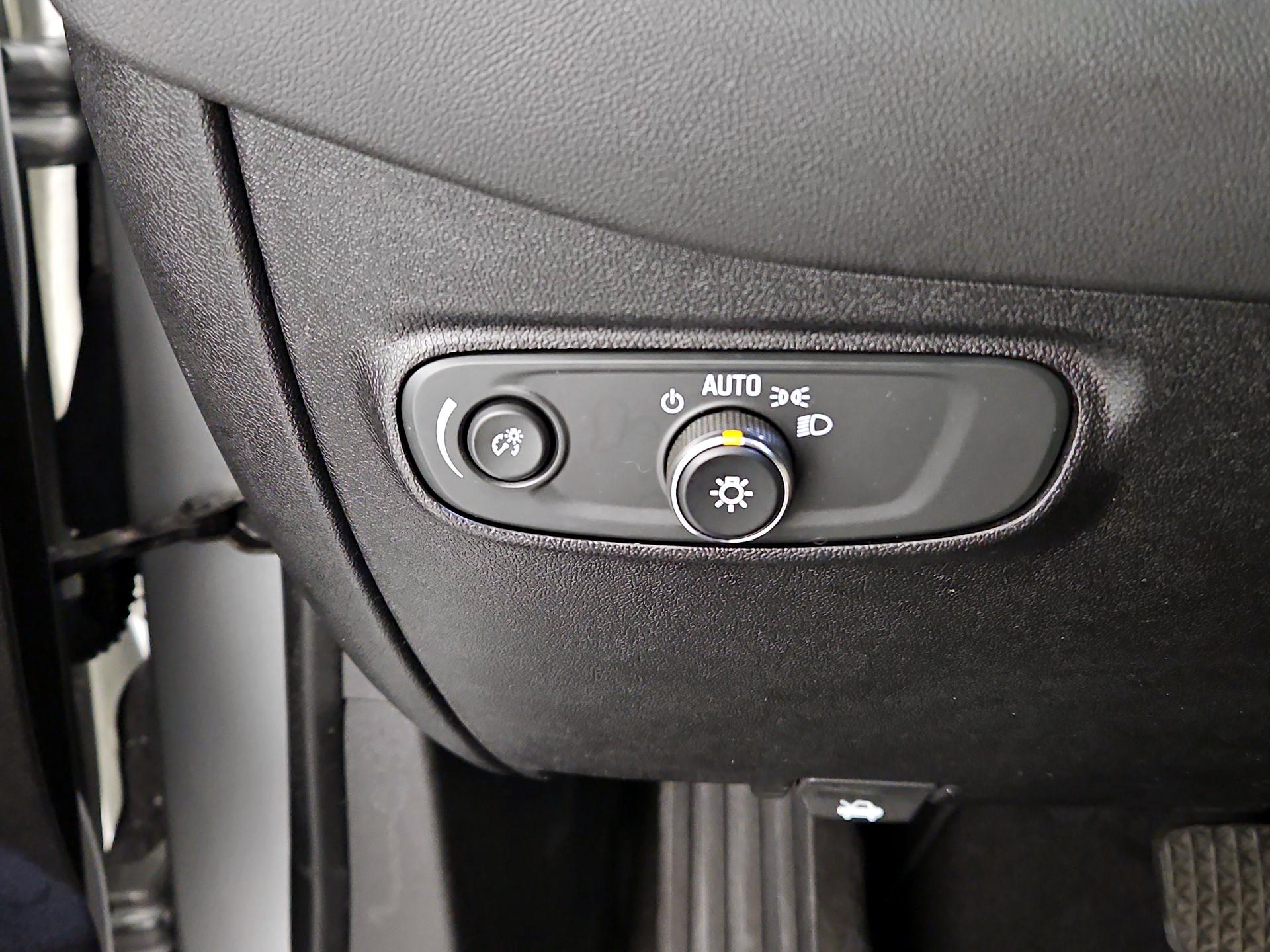 Thumbnail: 2018 Chevrolet Equinox - 13