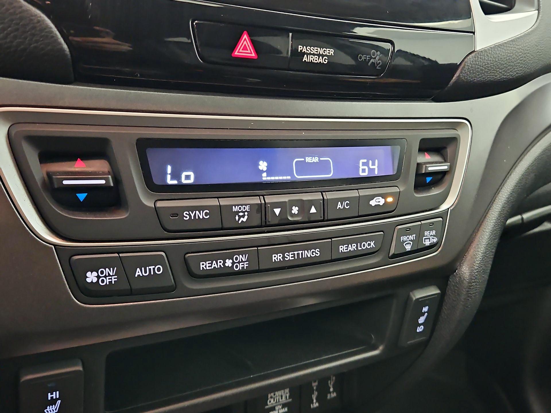 Thumbnail: 2018 Honda Pilot - 16