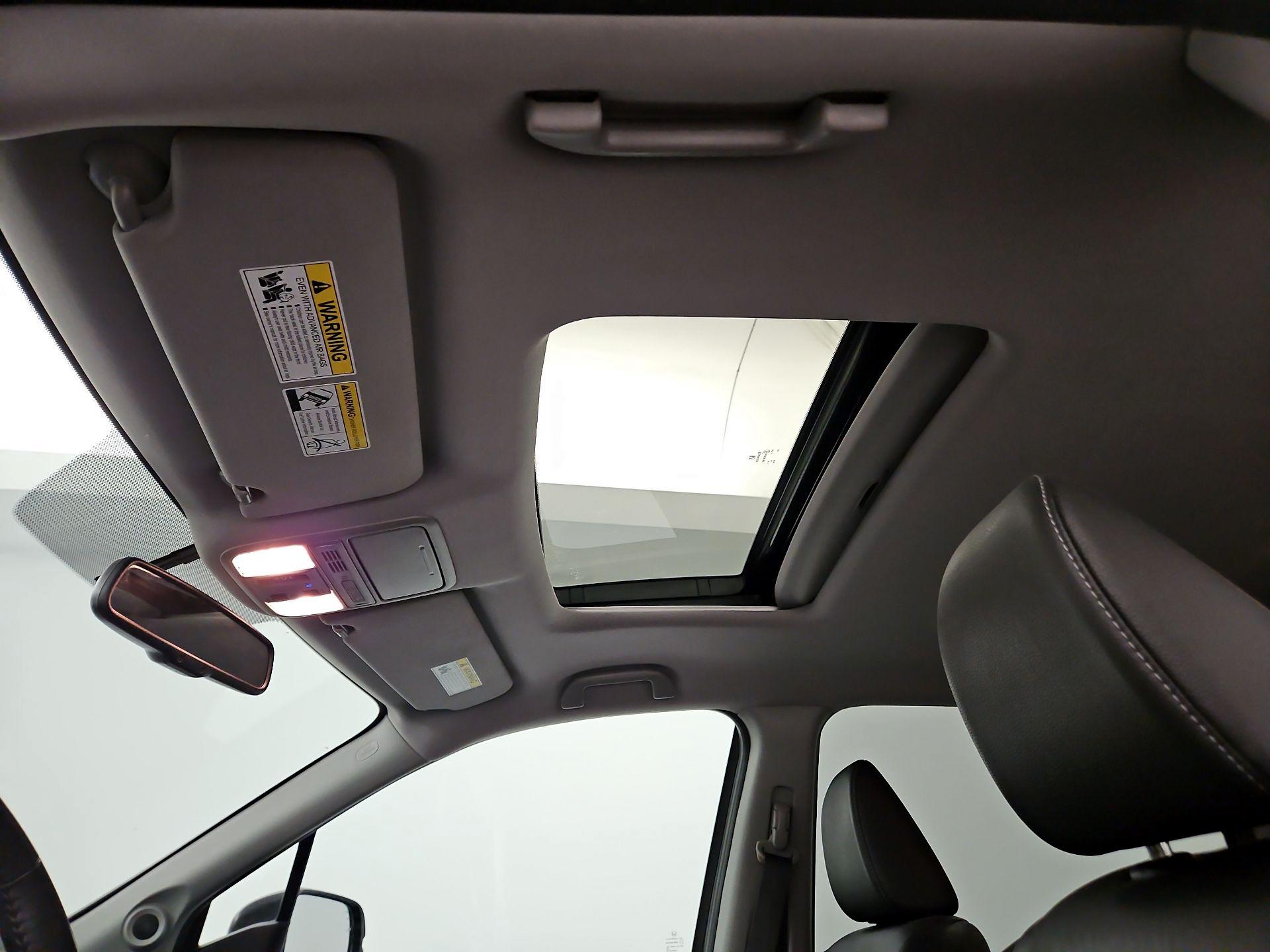 Thumbnail: 2018 Honda Pilot - 19