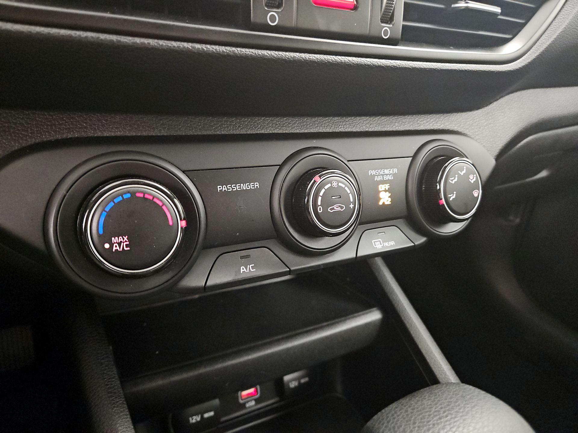 Thumbnail: 2022 Kia Forte - 16