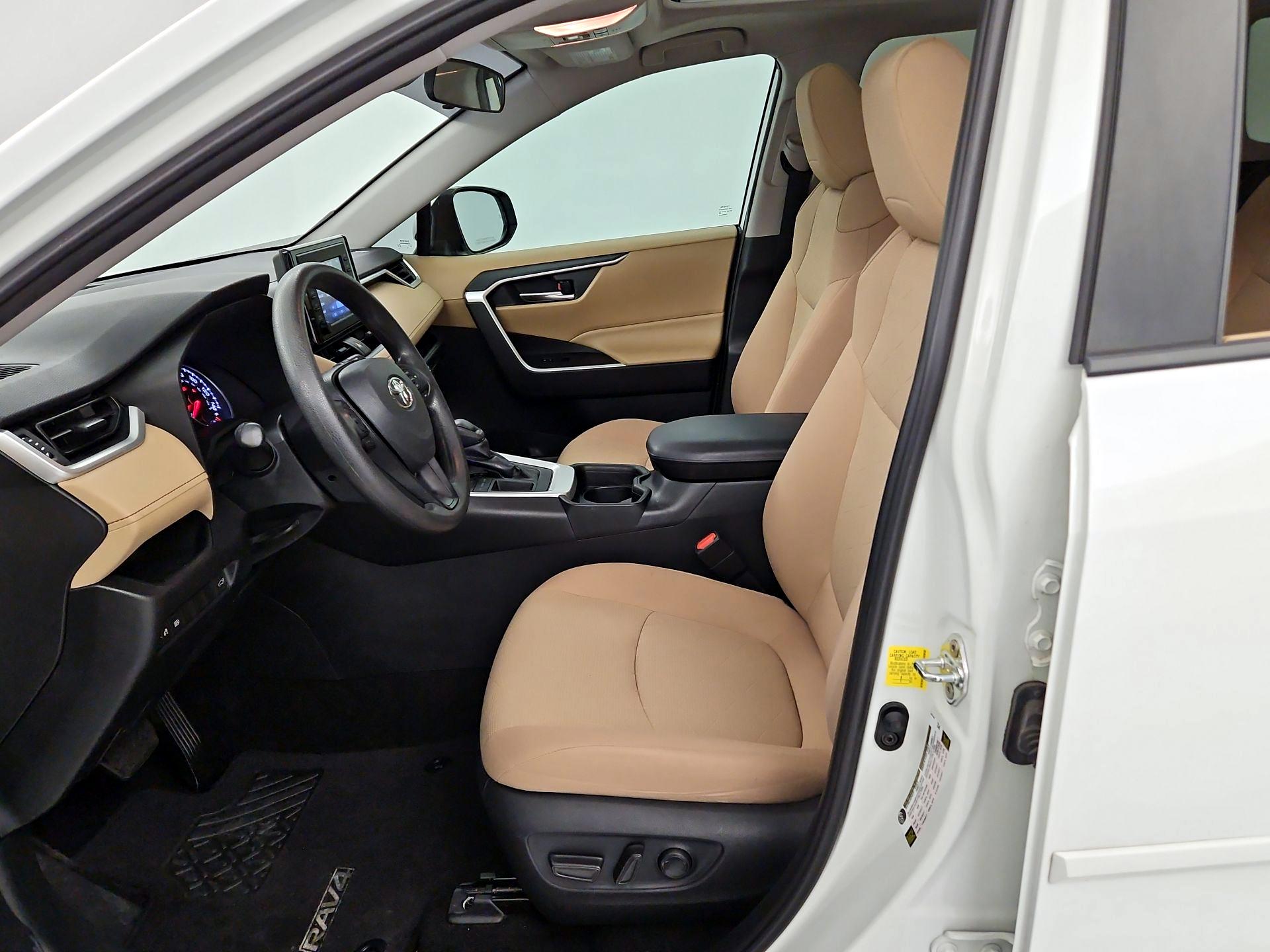 Thumbnail: 2019 Toyota RAV4 - 11