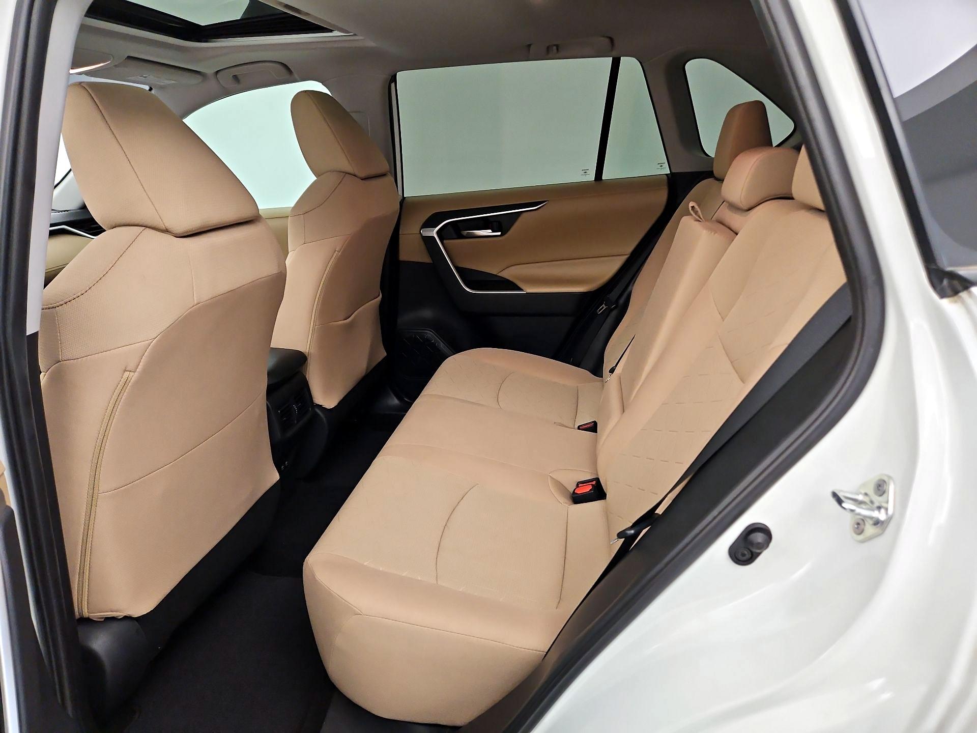 Thumbnail: 2019 Toyota RAV4 - 20