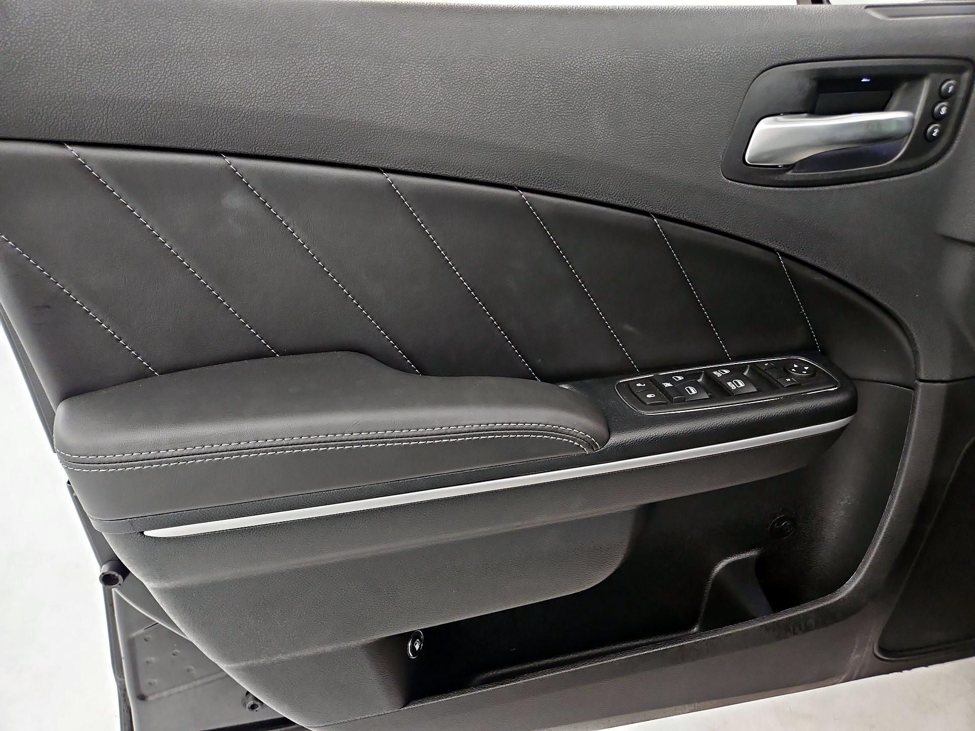 Thumbnail: 2016 Dodge Charger - 10