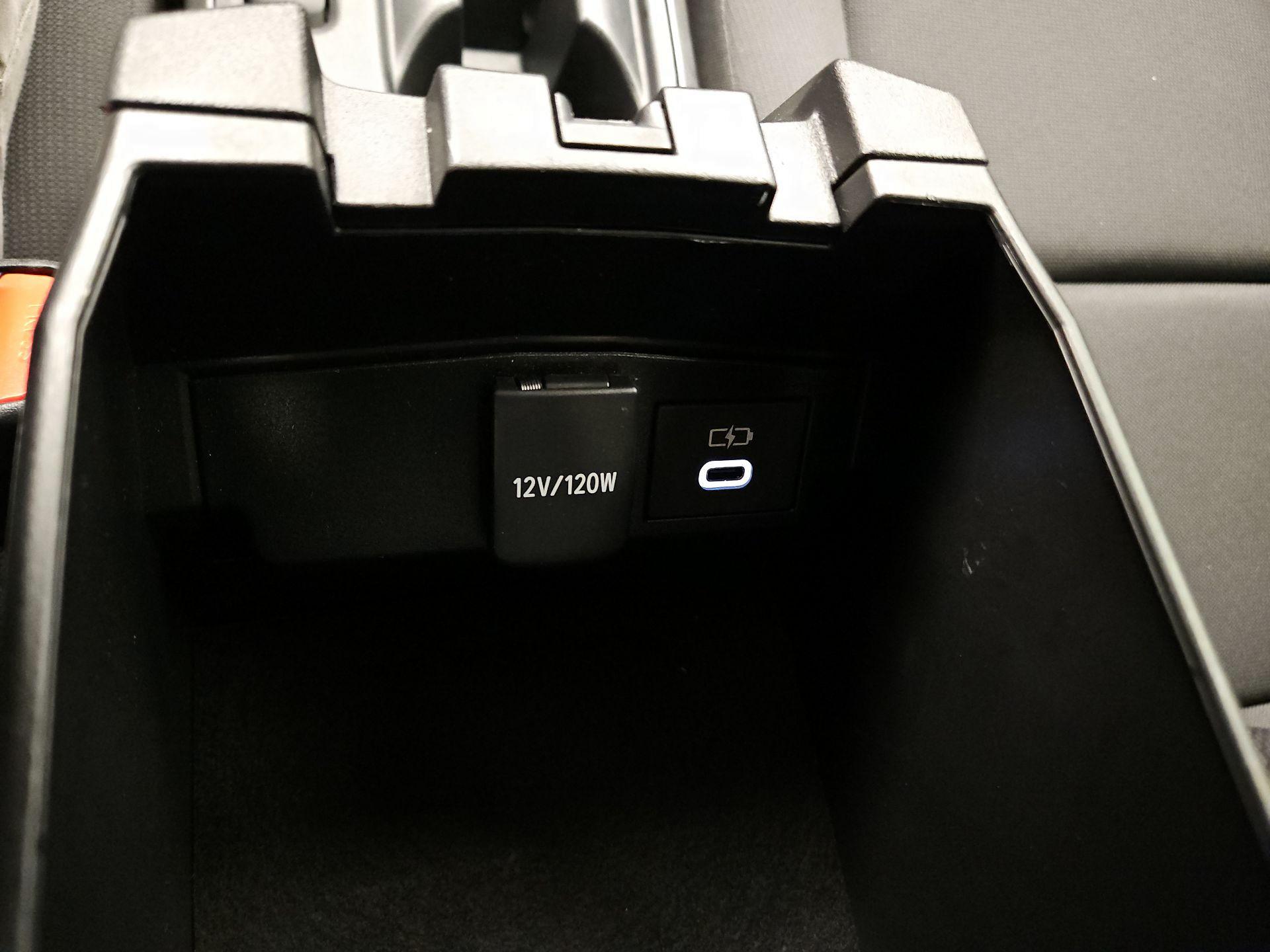 Thumbnail: 2025 Toyota Corolla - 18