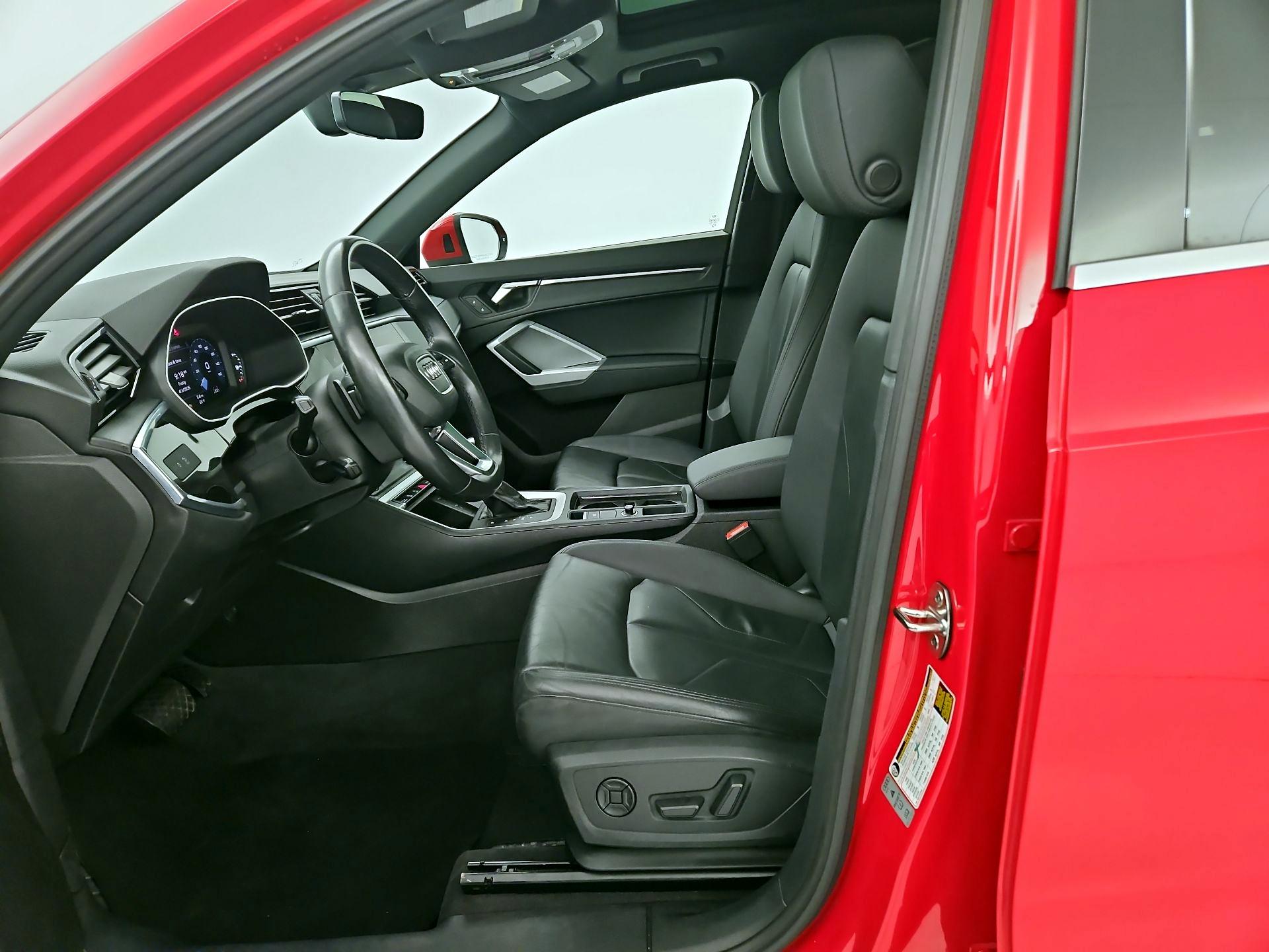 Thumbnail: 2023 Audi Q3 - 11