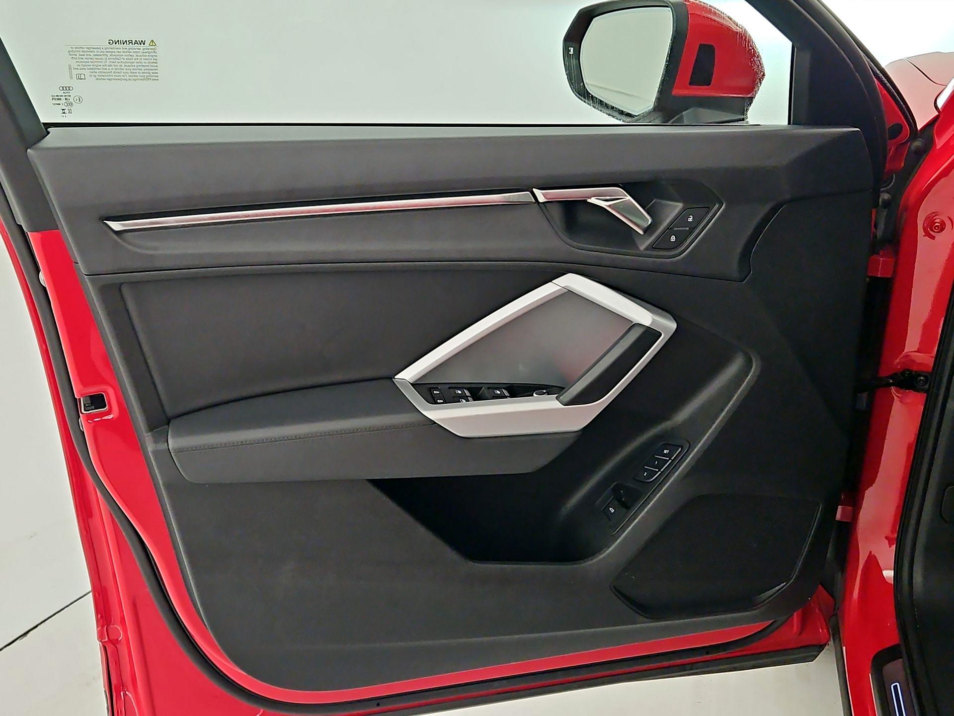 Thumbnail: 2023 Audi Q3 - 12