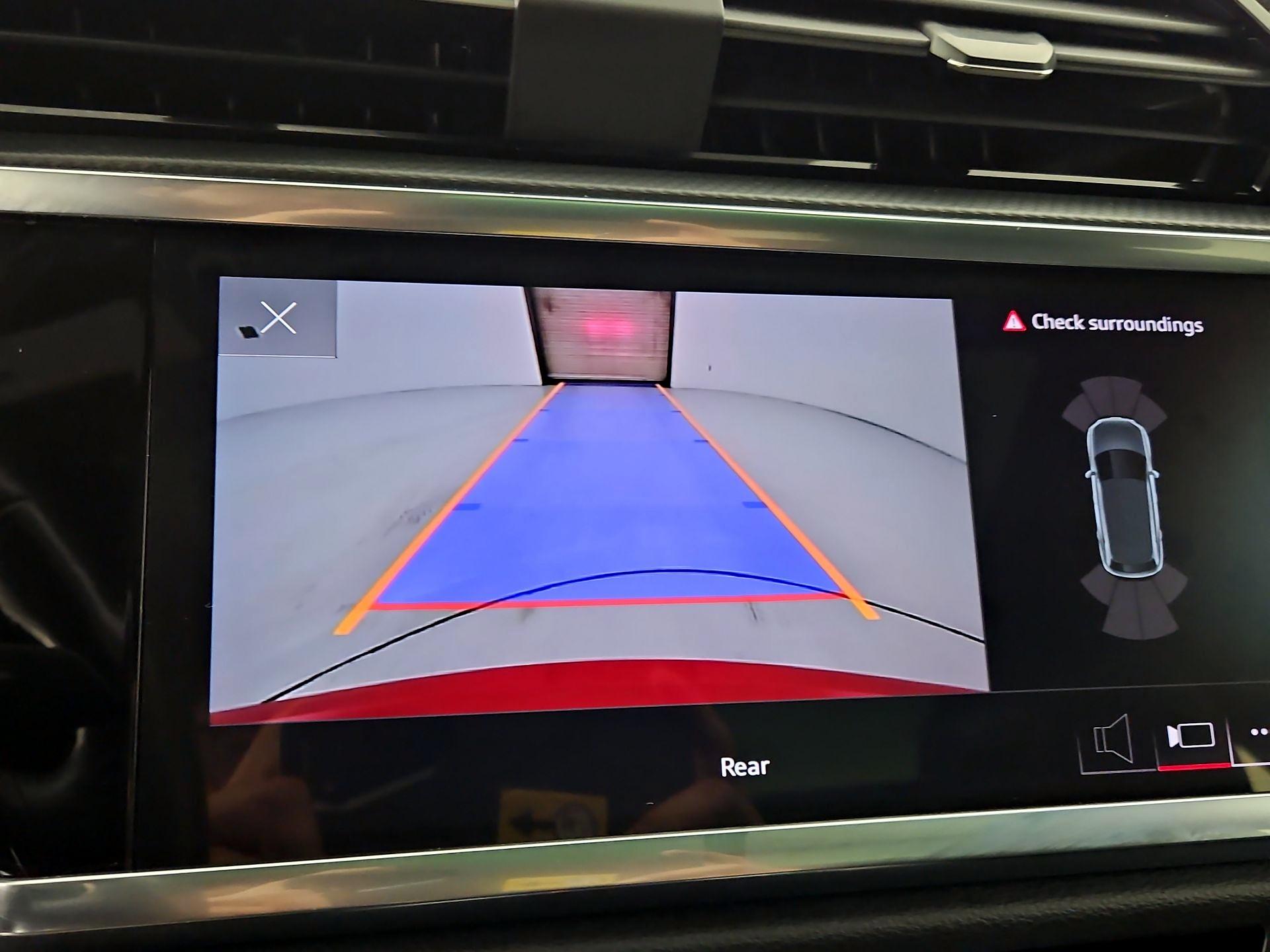 Thumbnail: 2023 Audi Q3 - 14