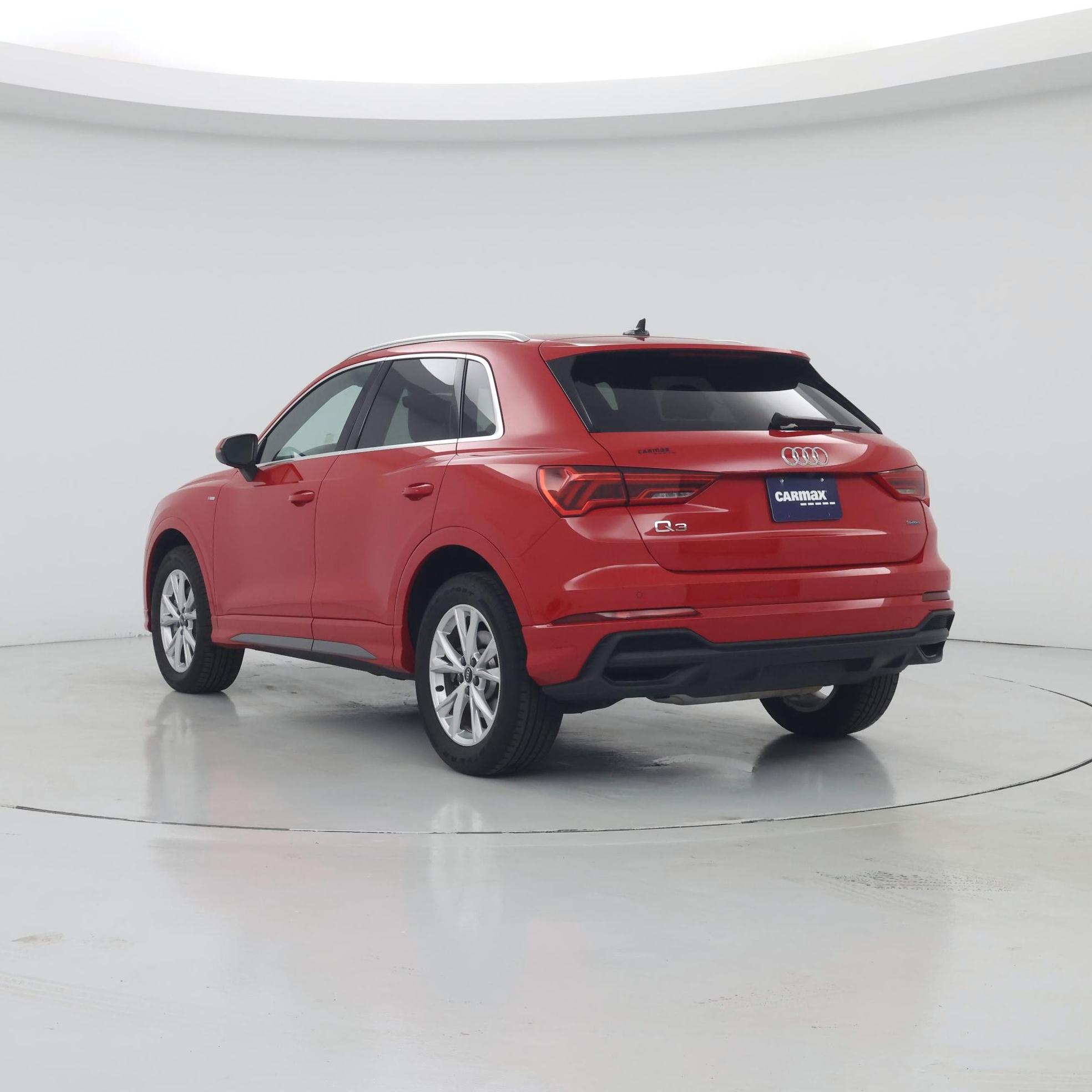Thumbnail: 2023 Audi Q3 - 2
