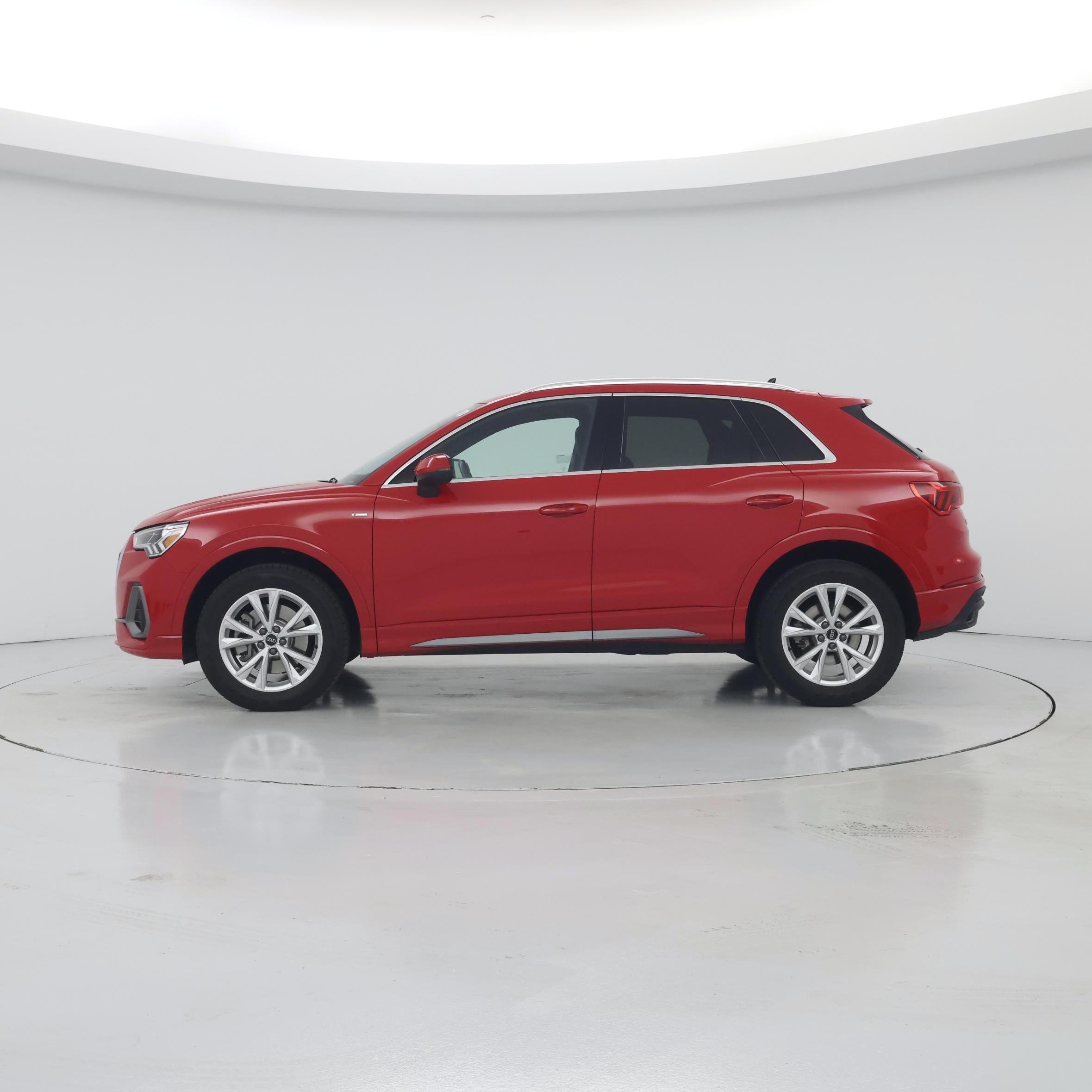 Thumbnail: 2023 Audi Q3 - 3