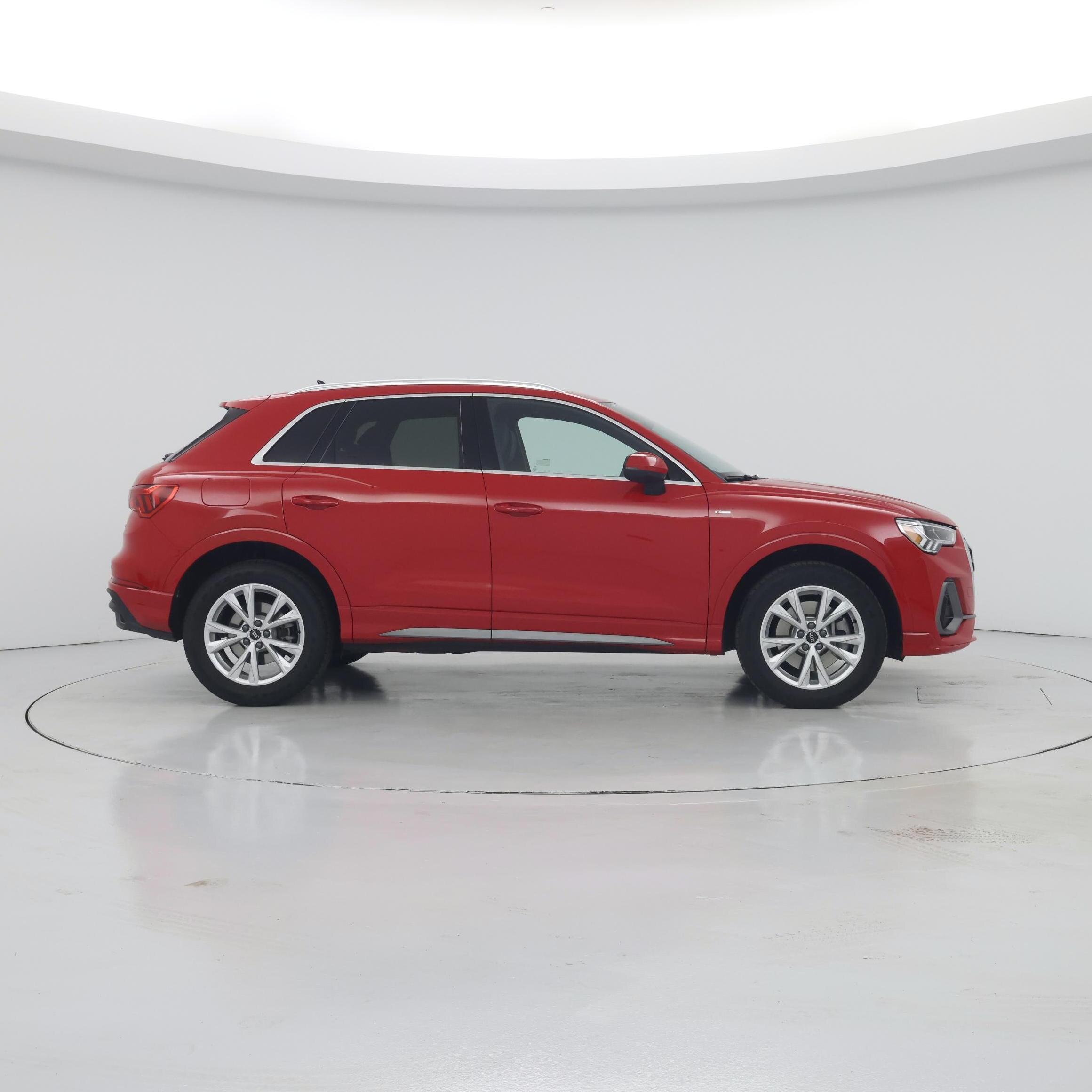 Thumbnail: 2023 Audi Q3 - 7