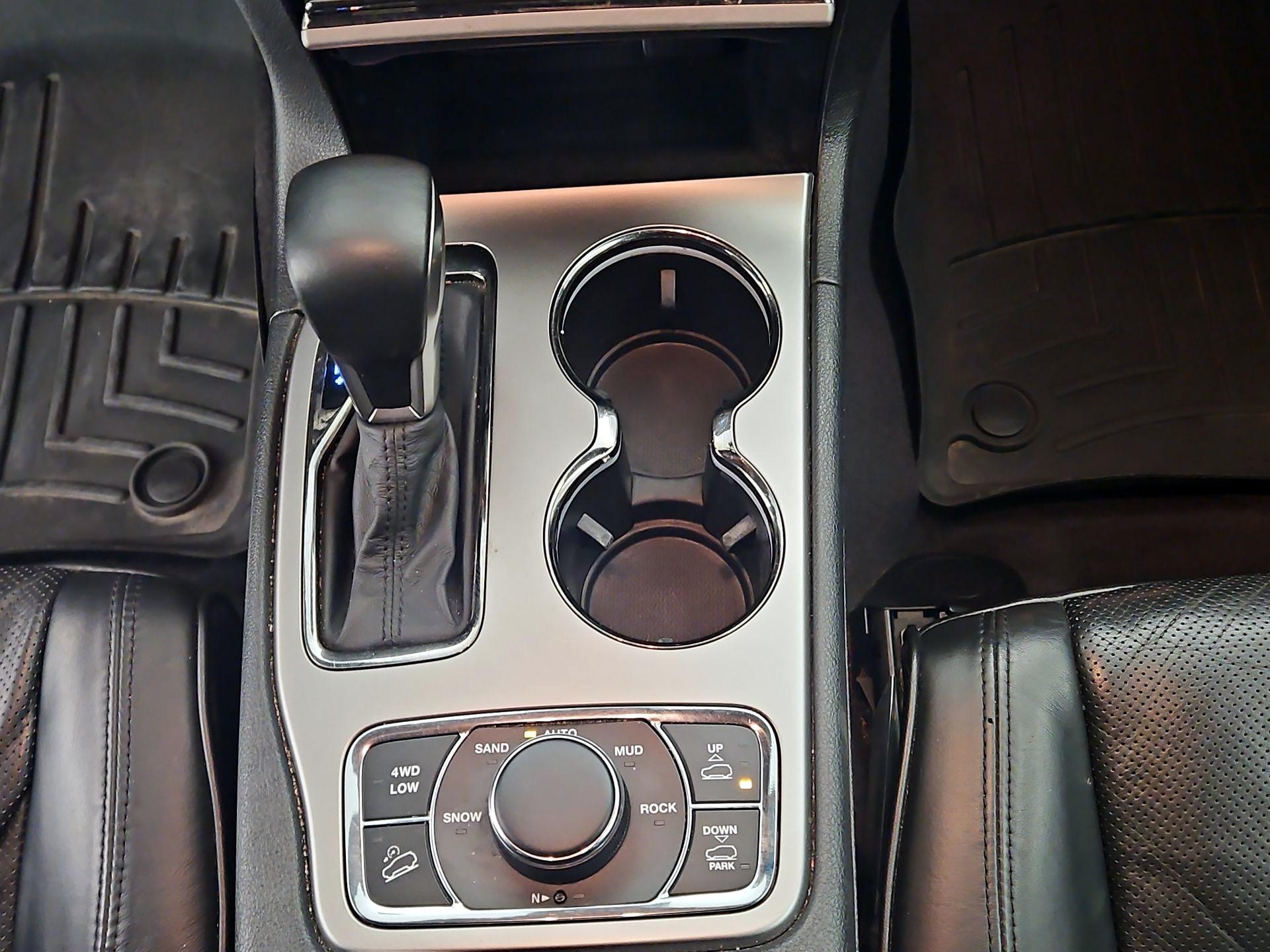 Thumbnail: 2018 Jeep Grand Cherokee - 17