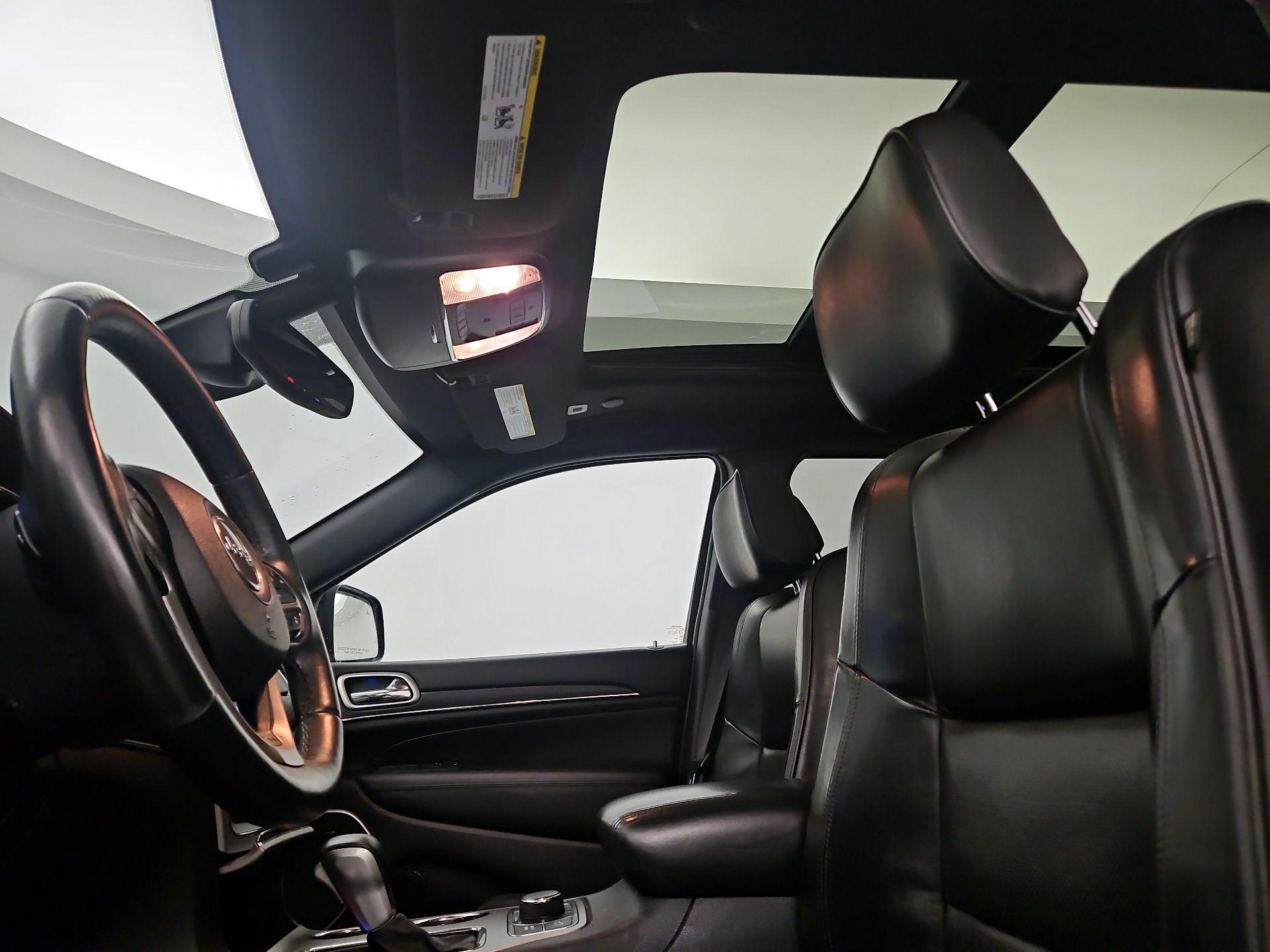 Thumbnail: 2018 Jeep Grand Cherokee - 19