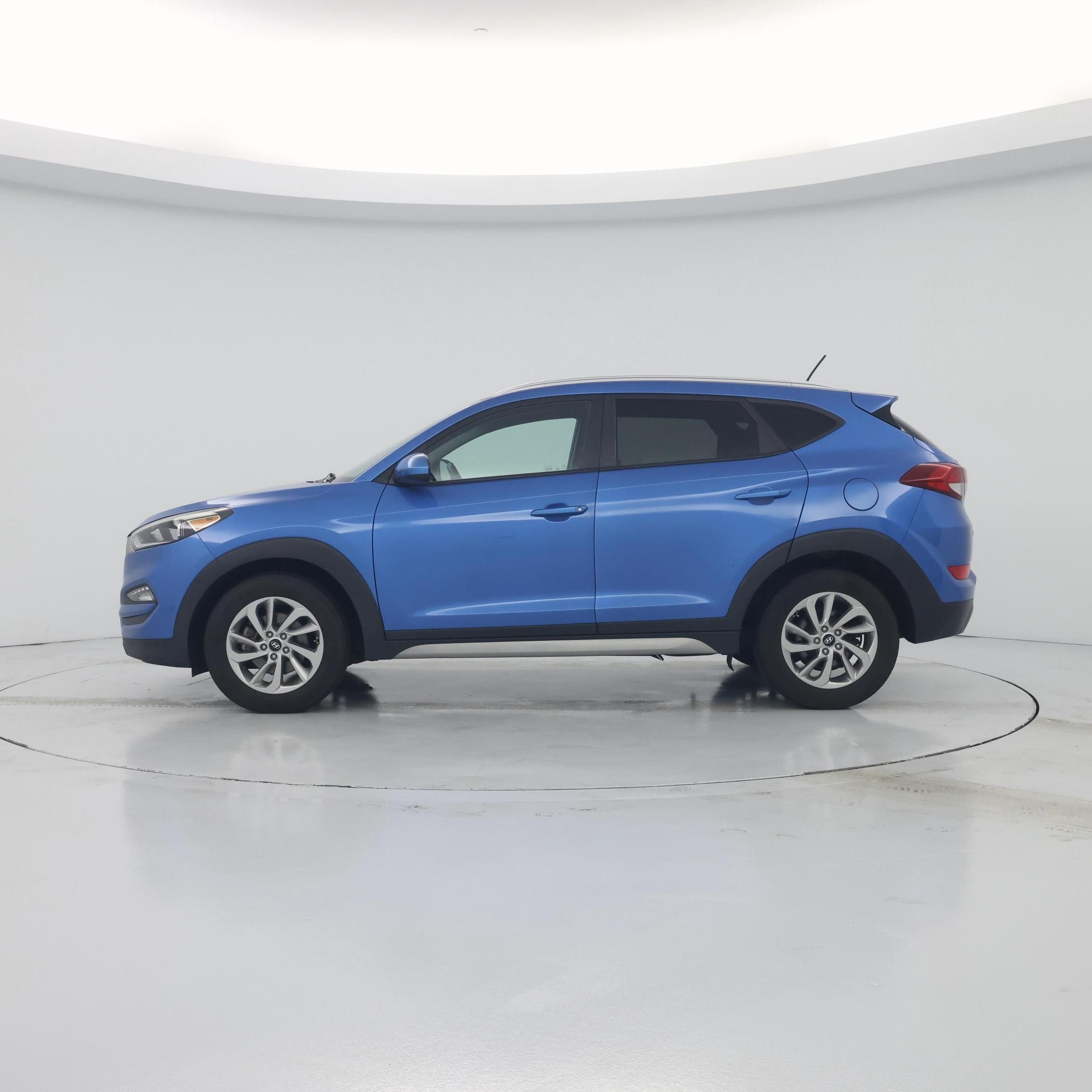 Thumbnail: 2017 Hyundai Tucson - 3