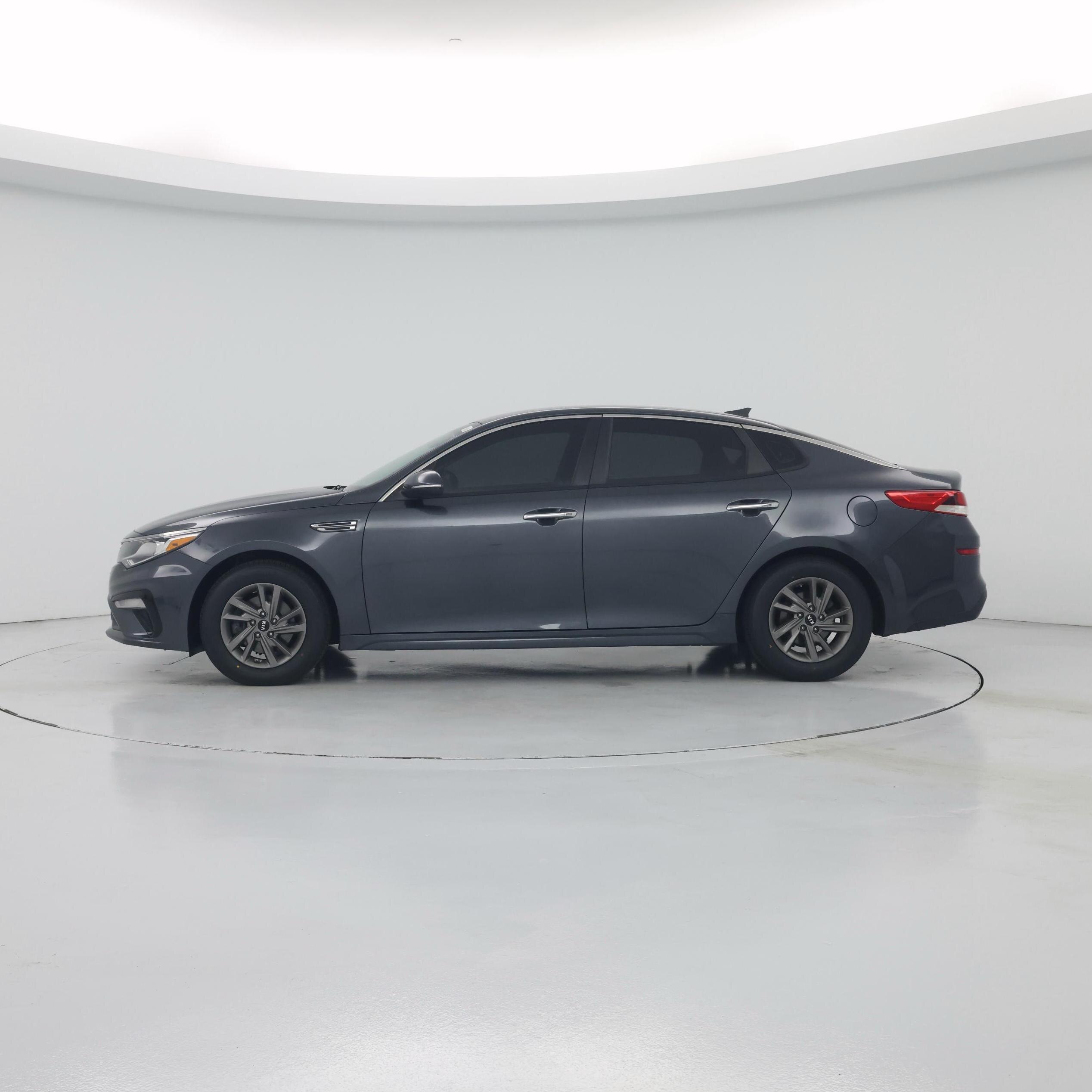 Thumbnail: 2020 Kia Optima - 3