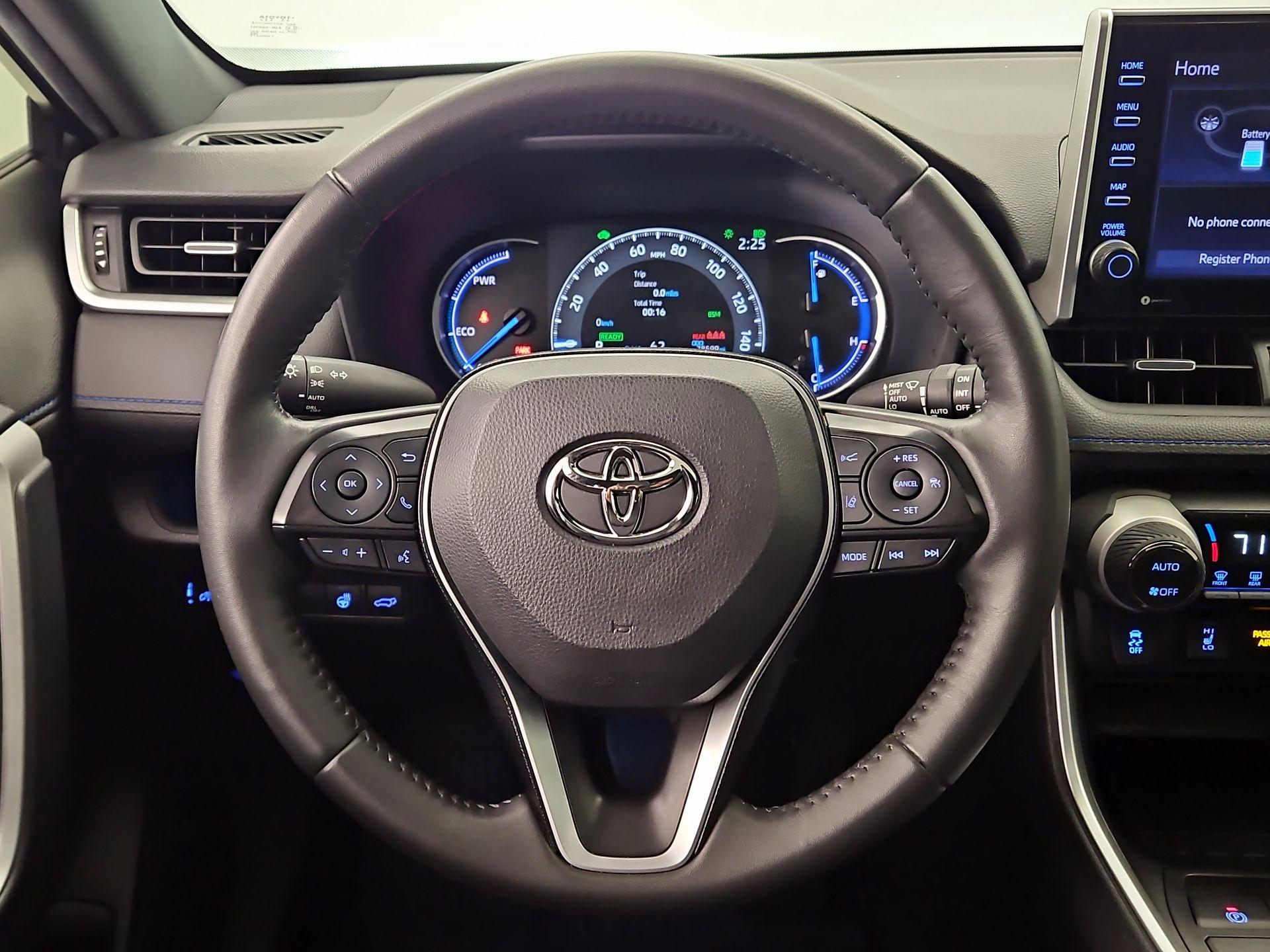 Thumbnail: 2022 Toyota RAV4 - 10