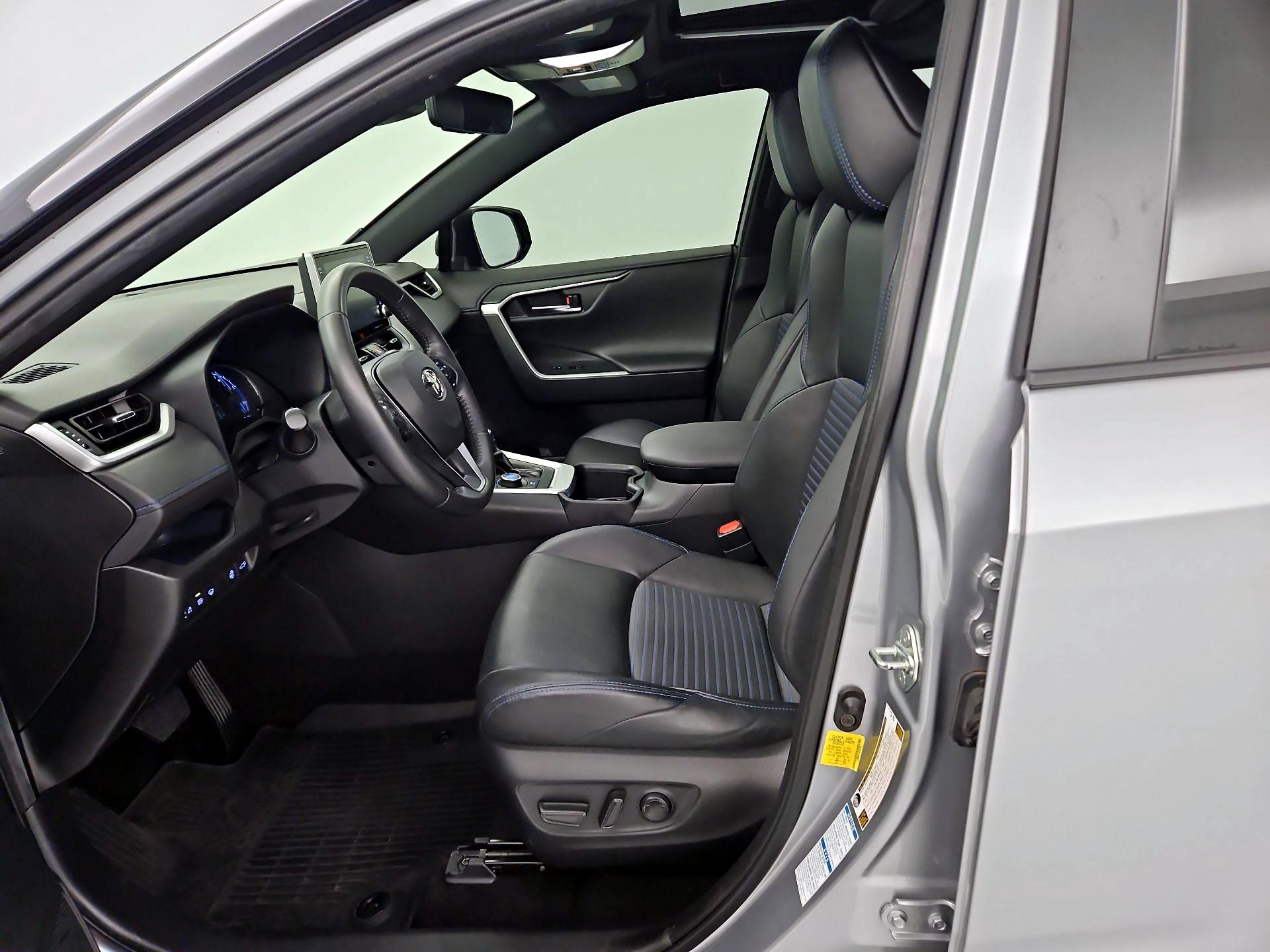 Thumbnail: 2022 Toyota RAV4 - 11