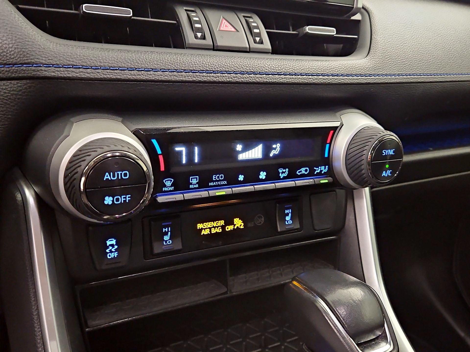 Thumbnail: 2022 Toyota RAV4 - 16