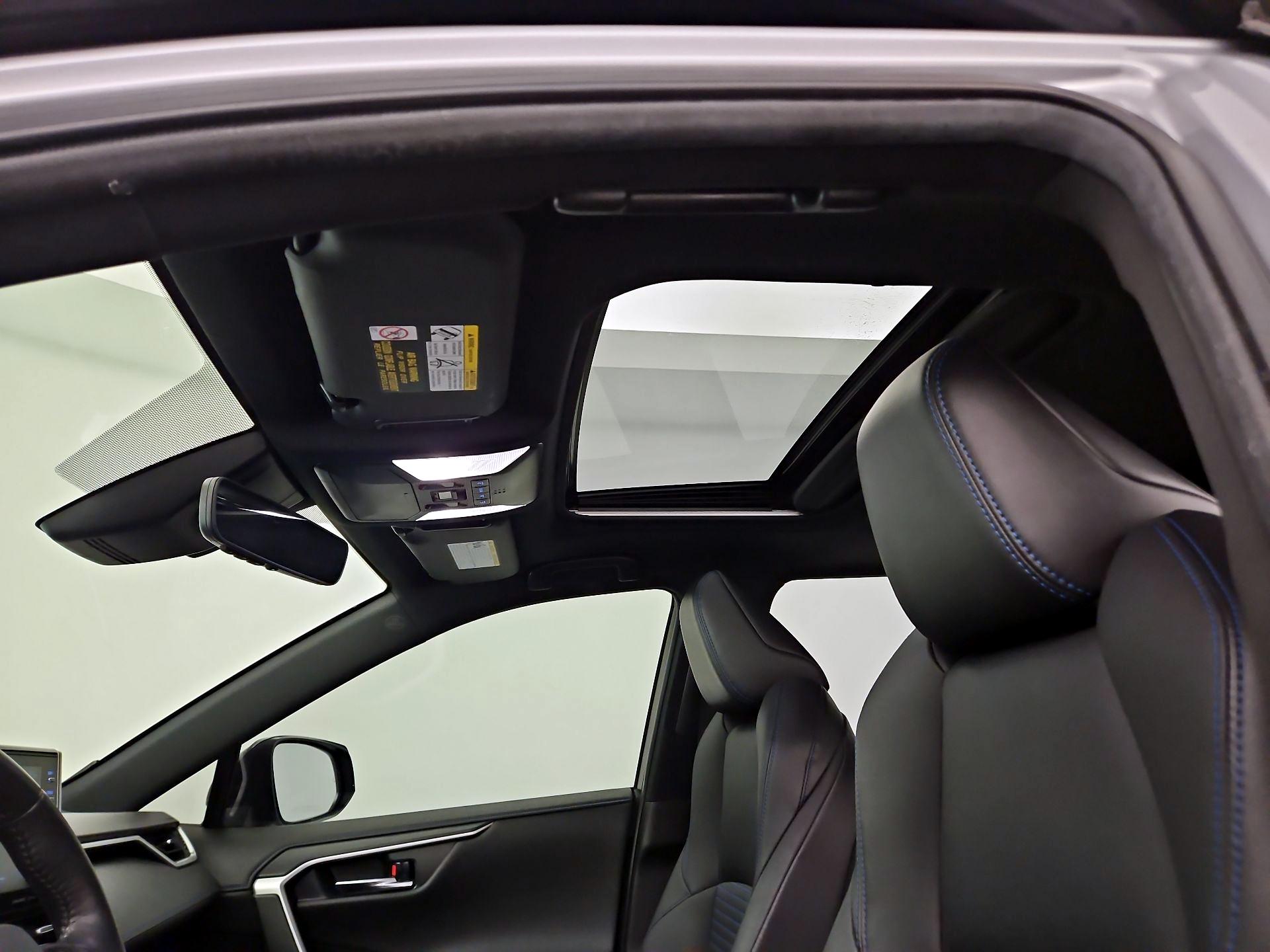 Thumbnail: 2022 Toyota RAV4 - 19