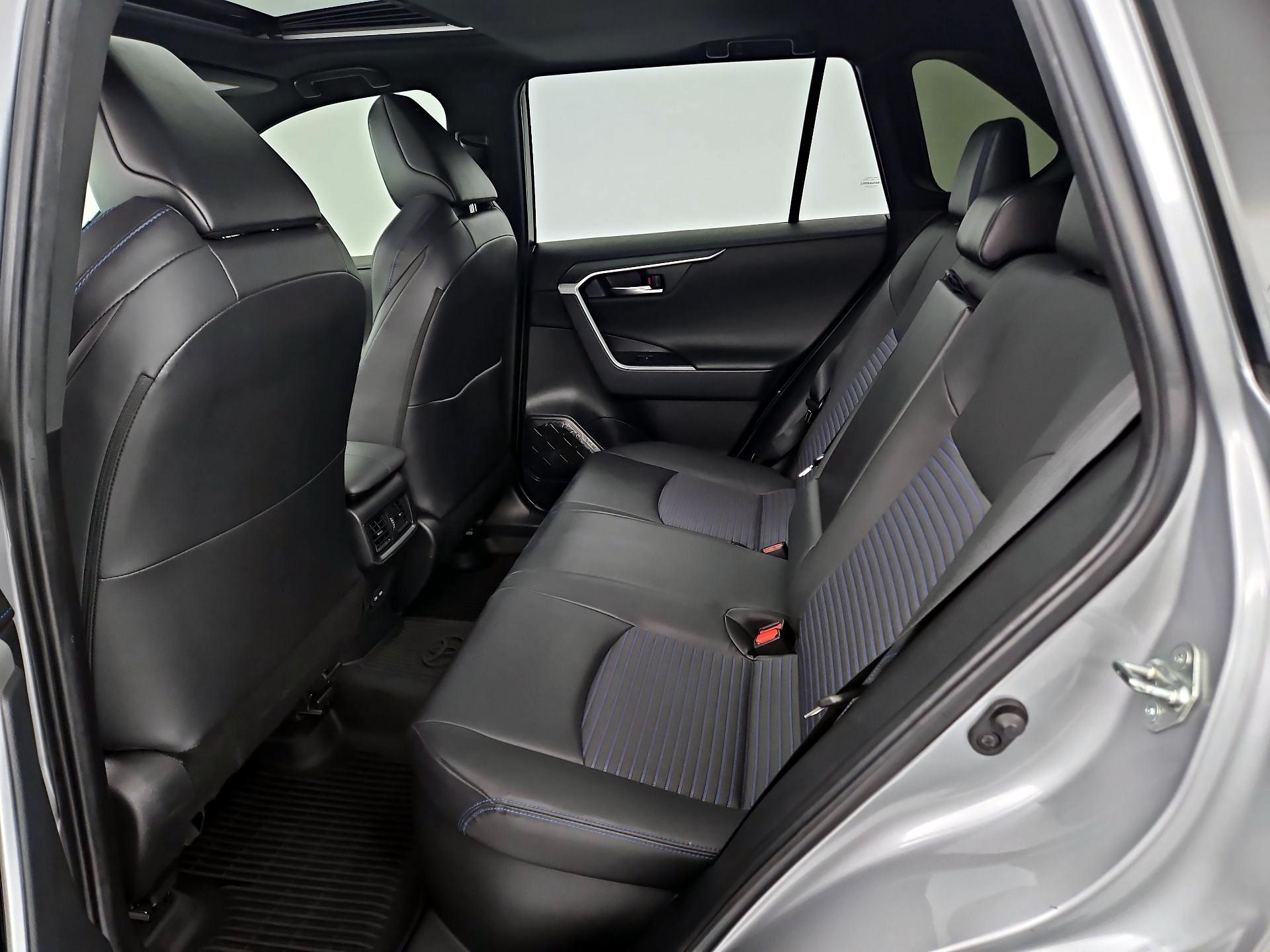 Thumbnail: 2022 Toyota RAV4 - 20