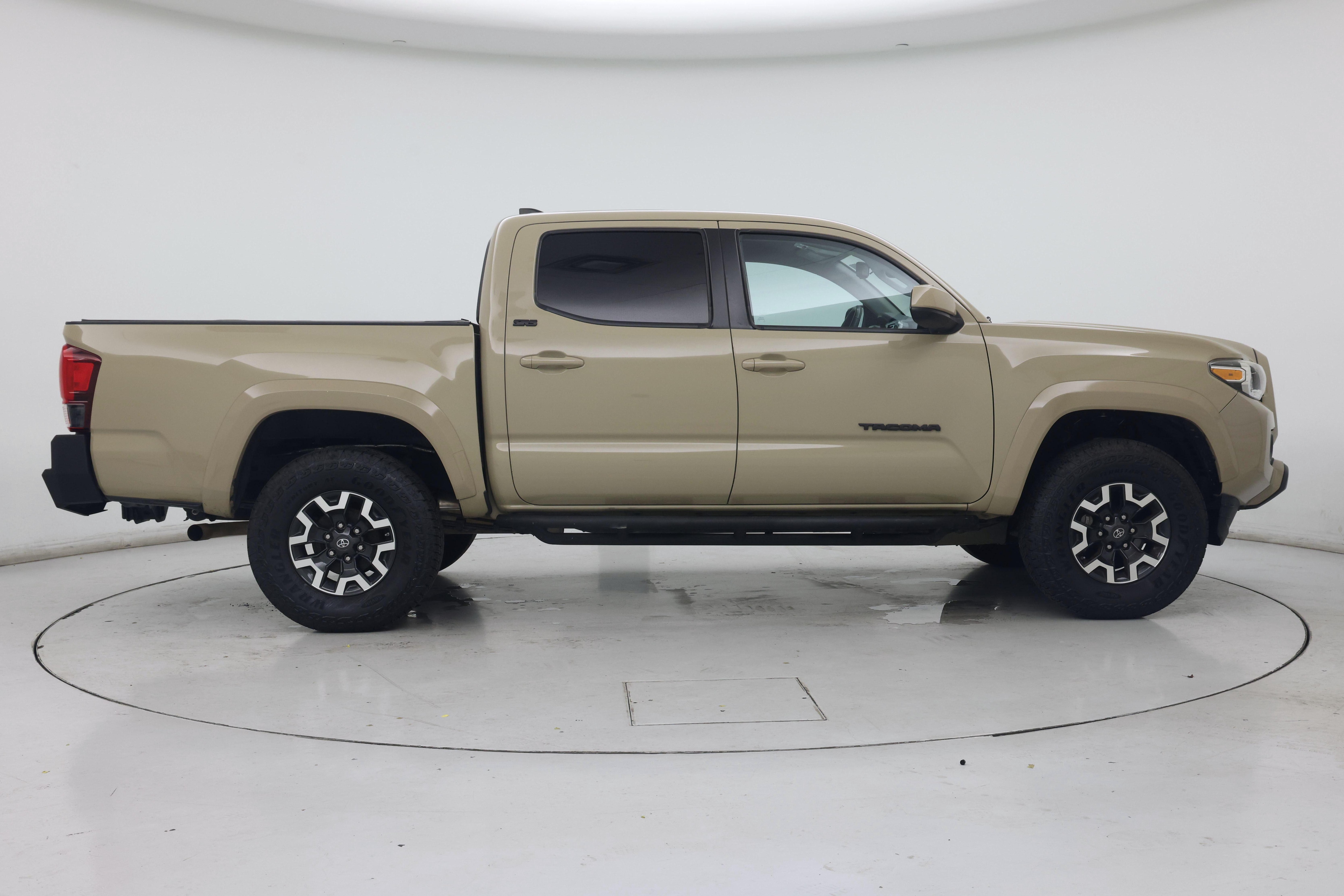 Thumbnail: 2018 Toyota Tacoma - 7
