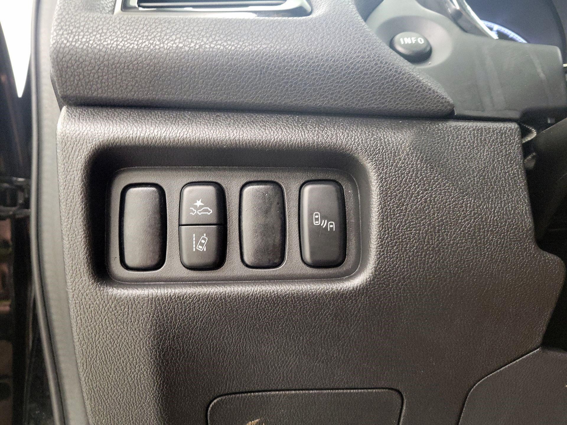 Thumbnail: 2020 Mitsubishi Outlander Sport - 13