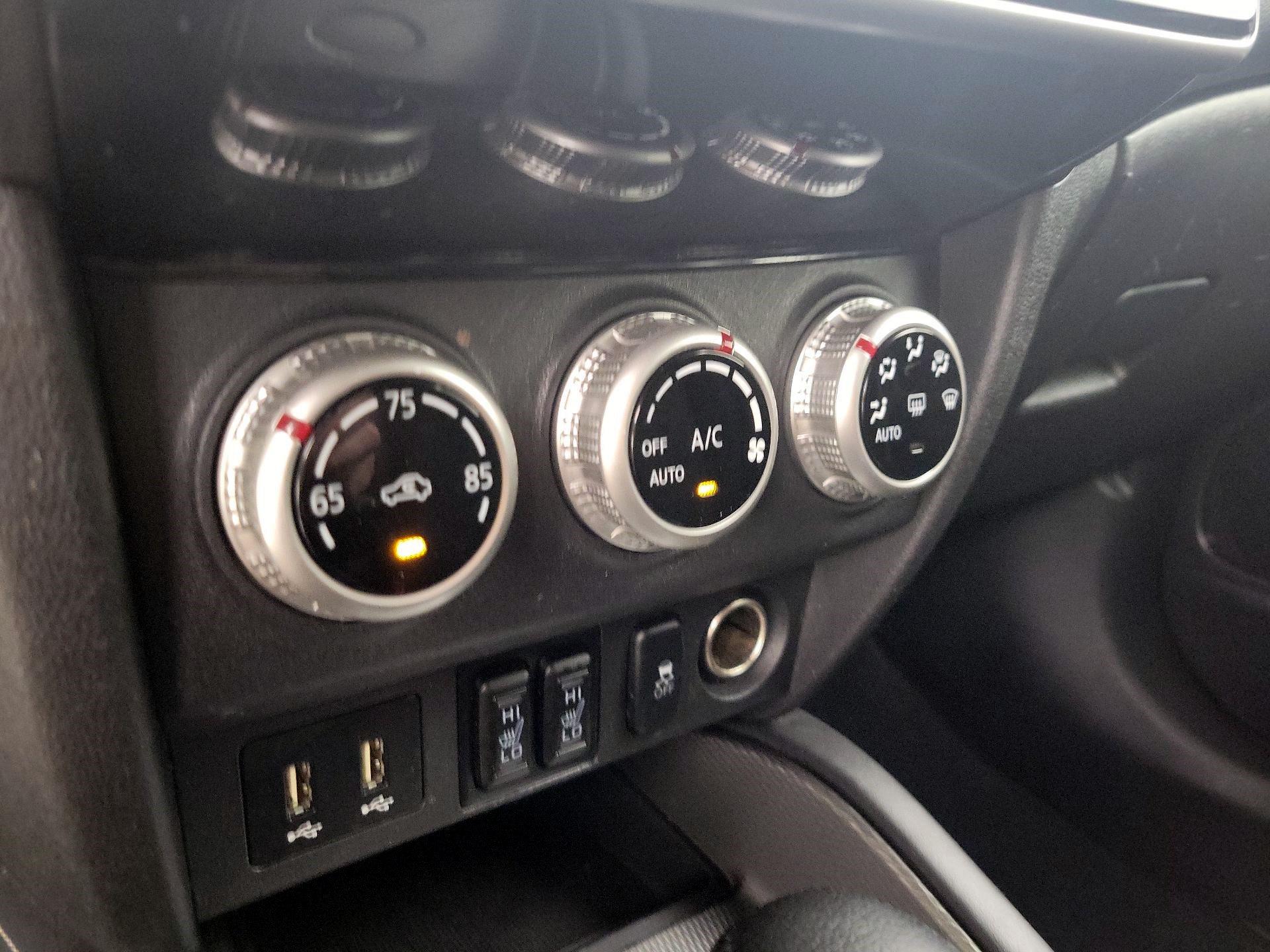 Thumbnail: 2020 Mitsubishi Outlander Sport - 16