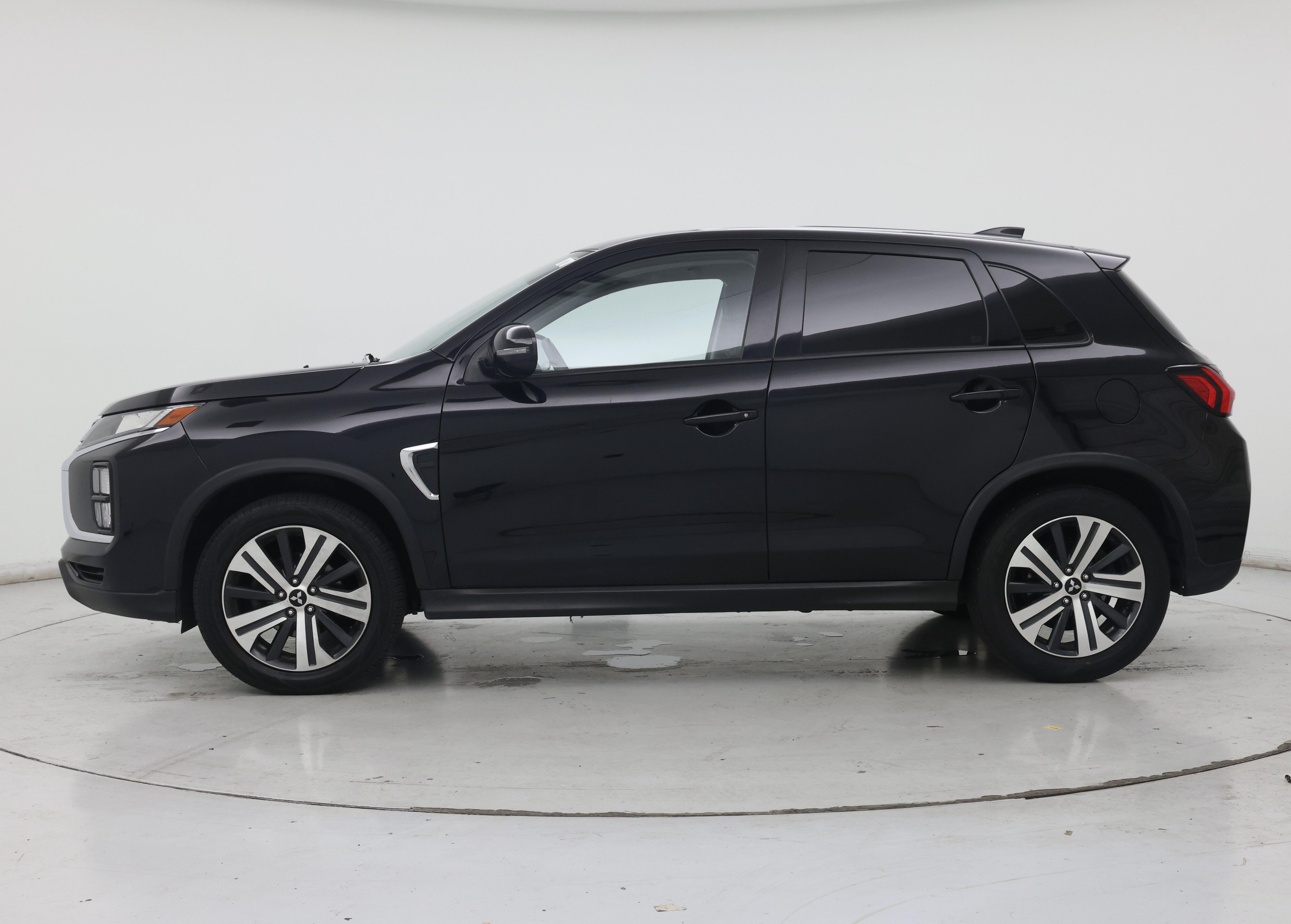 Thumbnail: 2020 Mitsubishi Outlander Sport - 3