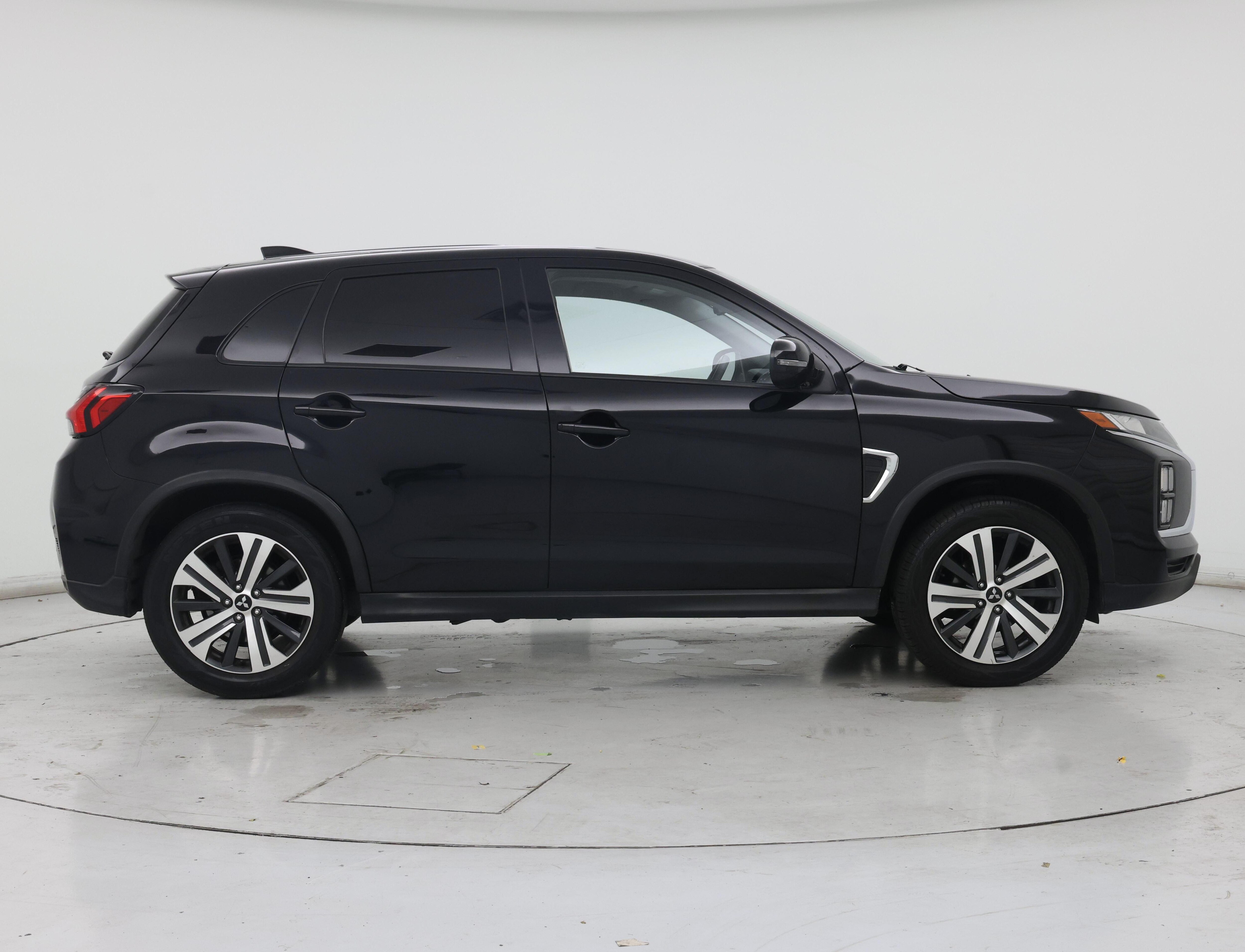 Thumbnail: 2020 Mitsubishi Outlander Sport - 7