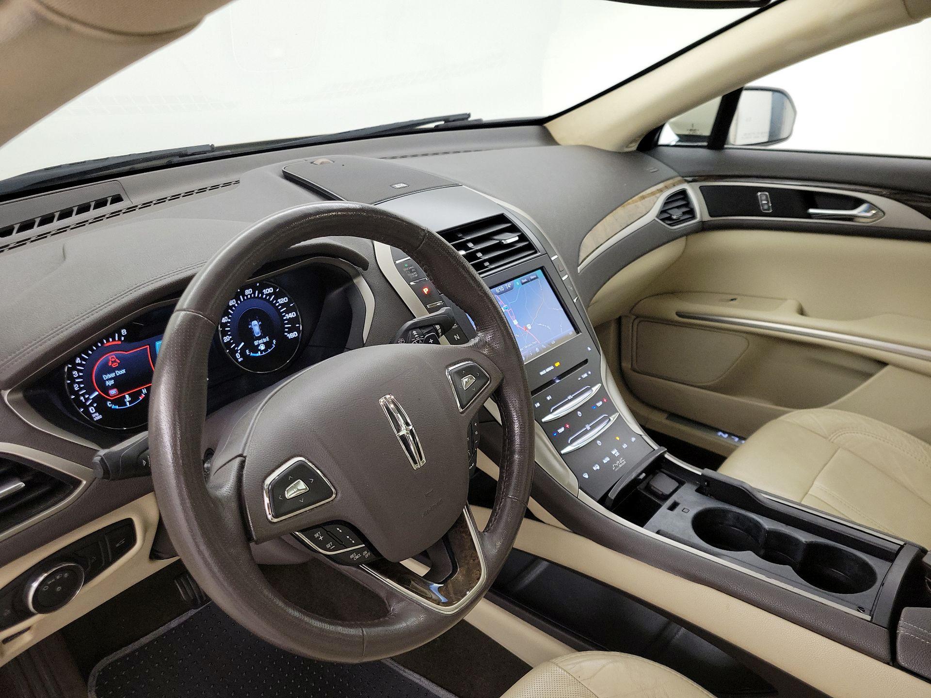 Thumbnail: 2014 Lincoln MKZ - 9