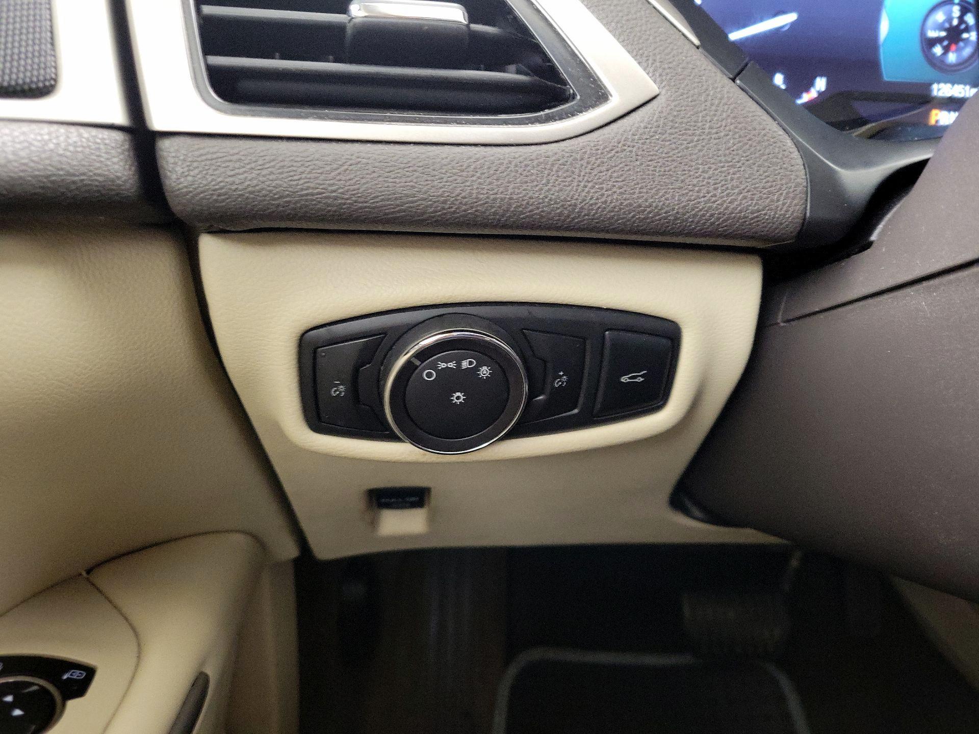 Thumbnail: 2014 Lincoln MKZ - 13