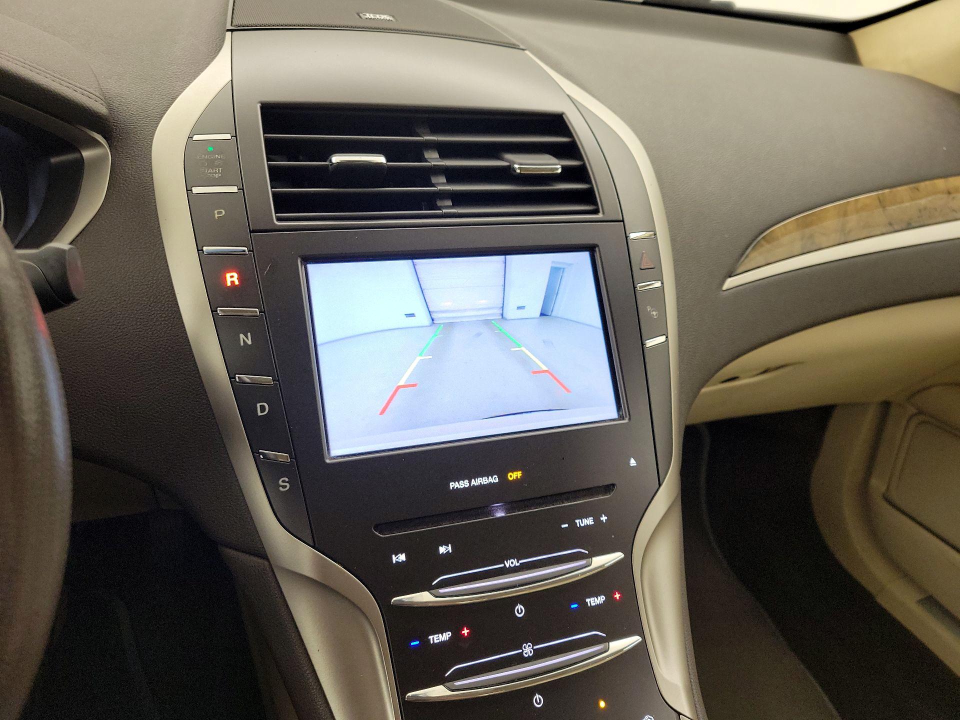 Thumbnail: 2014 Lincoln MKZ - 15