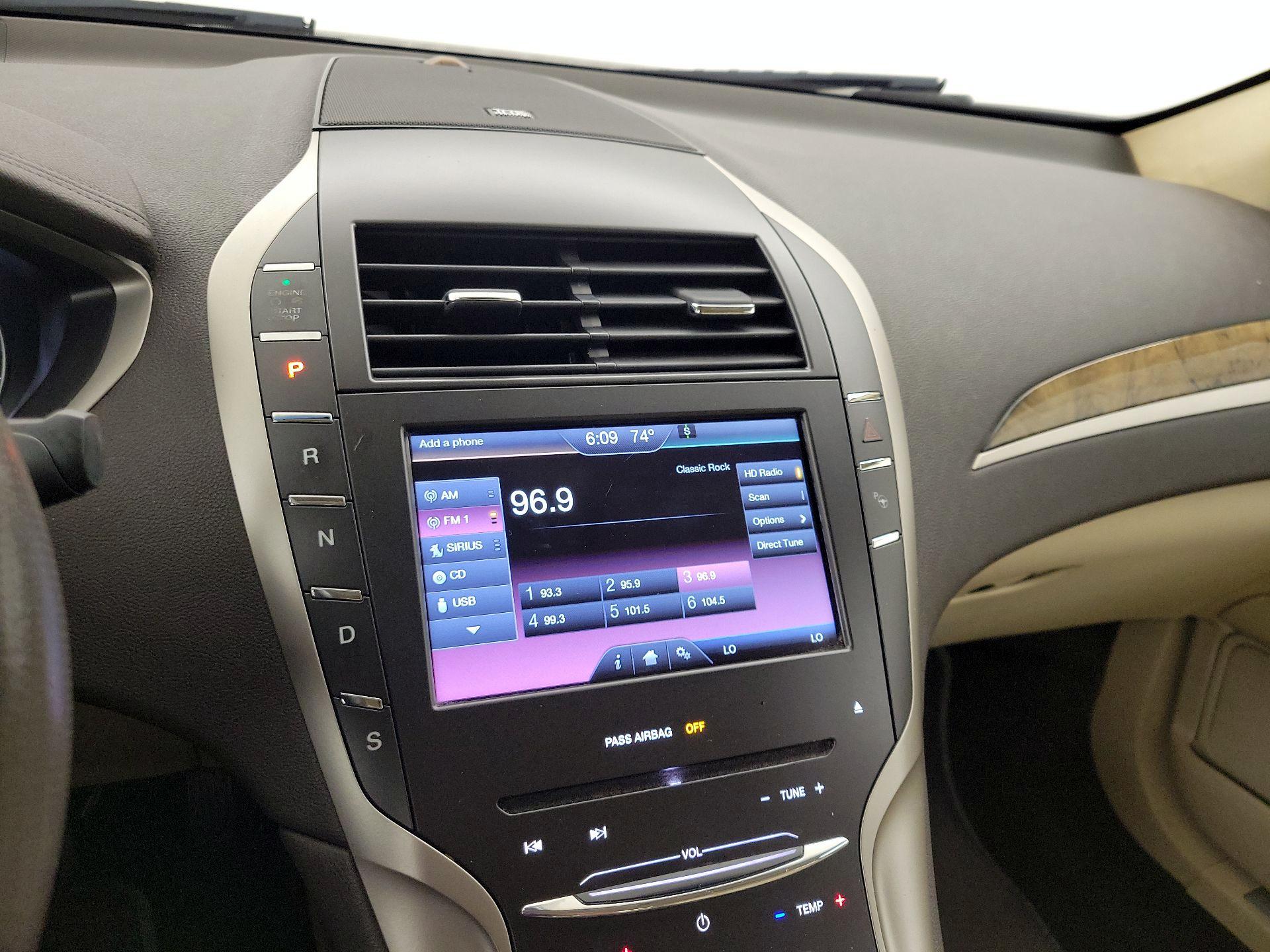 Thumbnail: 2014 Lincoln MKZ - 16