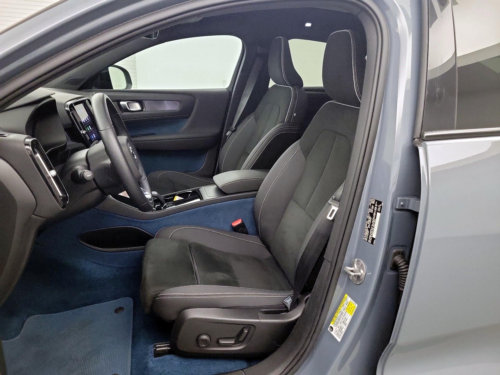 Thumbnail: 2023 Volvo C40 - 9