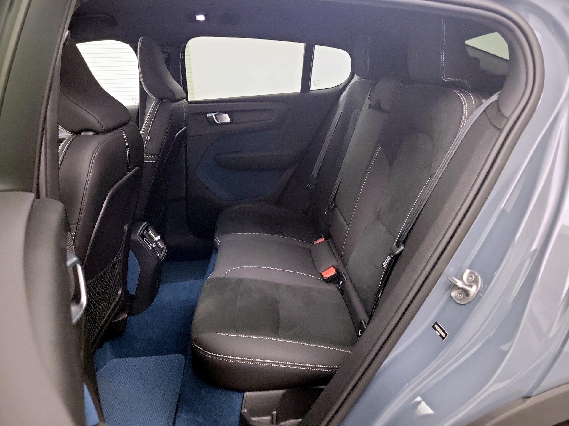 Thumbnail: 2023 Volvo C40 - 17