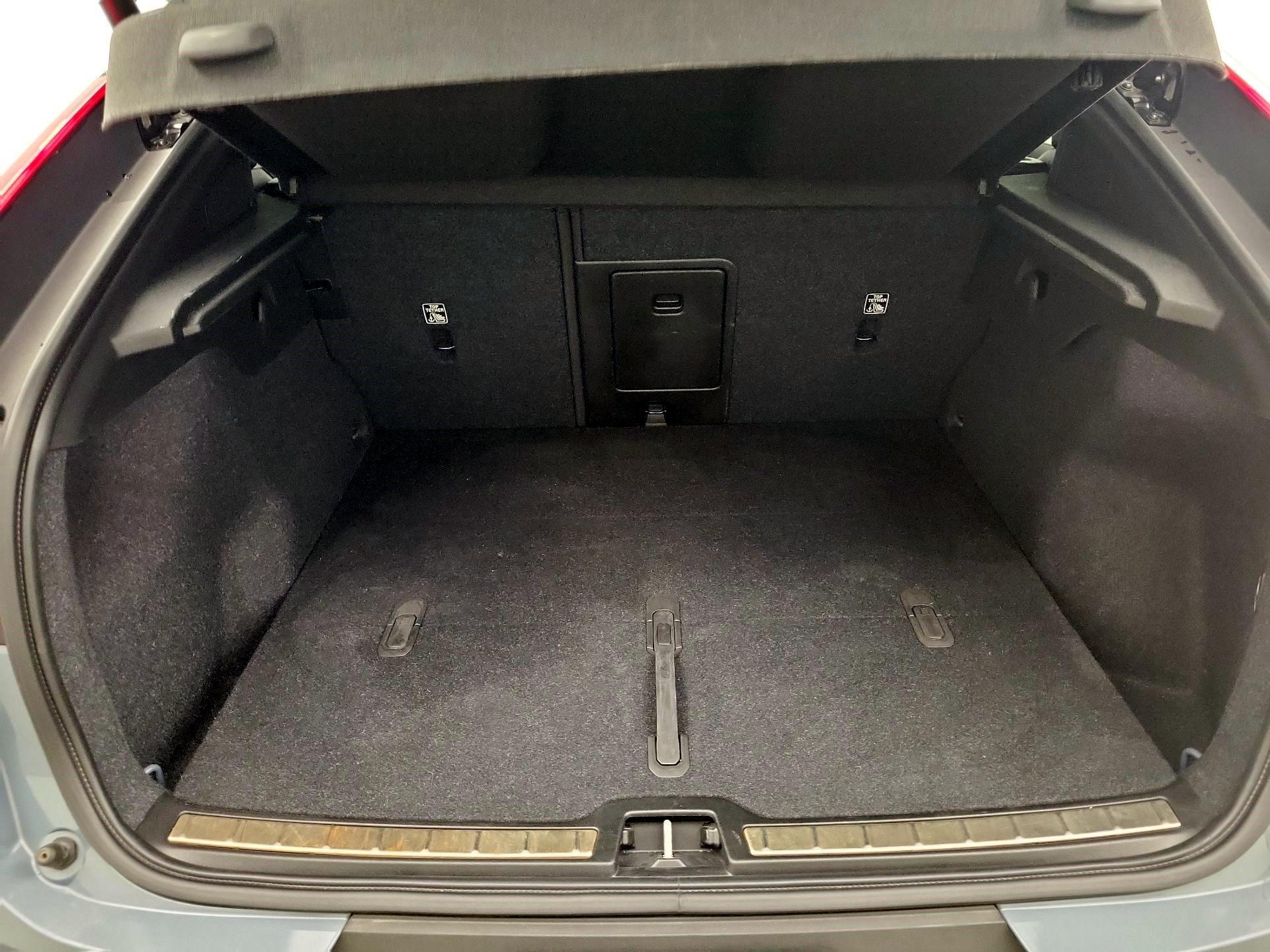 Thumbnail: 2023 Volvo C40 - 18