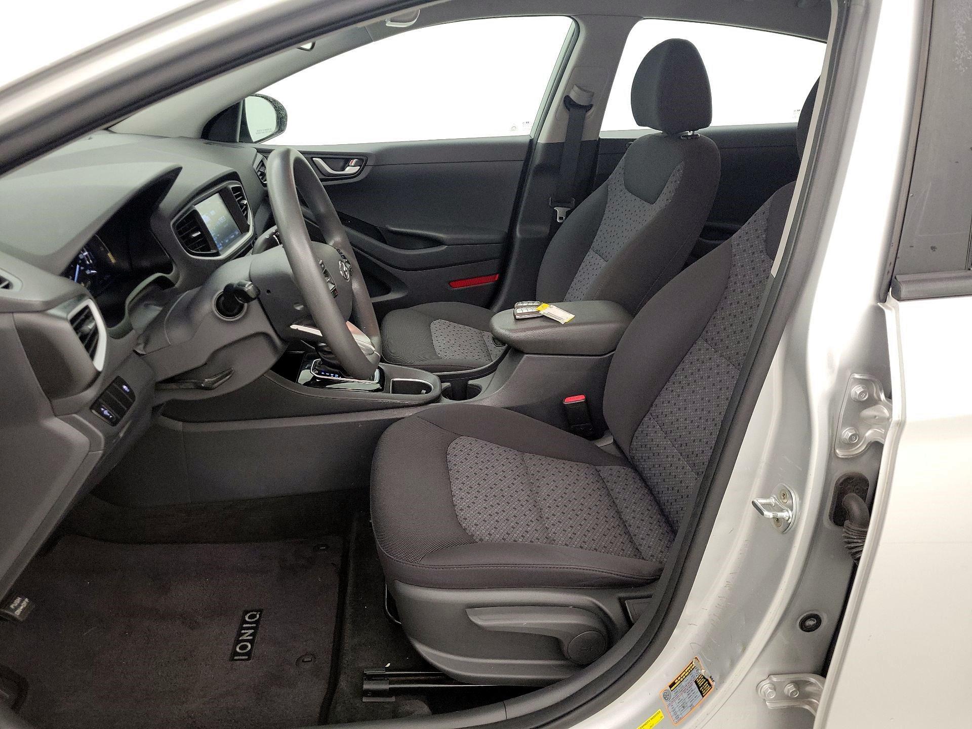 Thumbnail: 2019 Hyundai Ioniq - 11