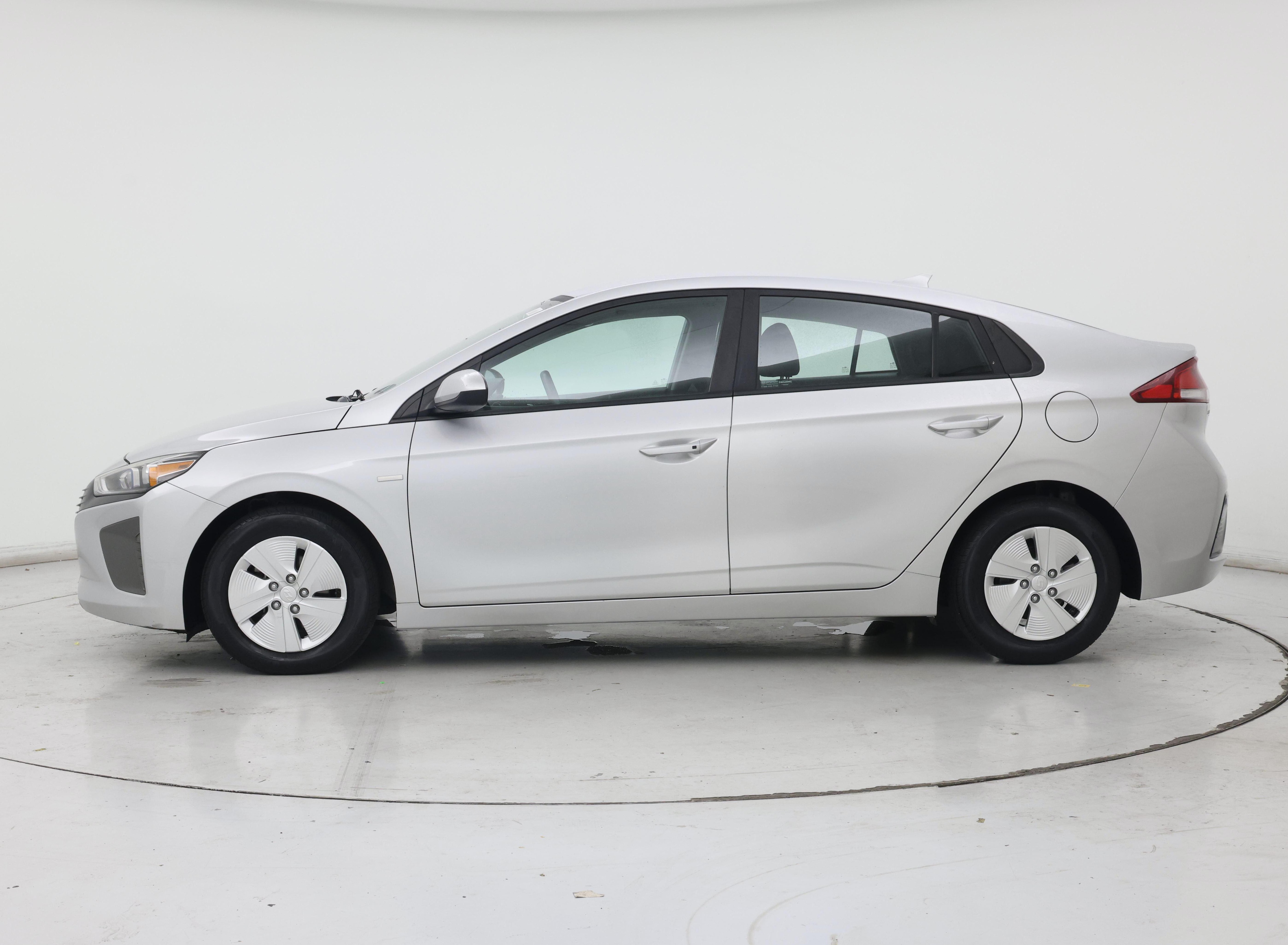 Thumbnail: 2019 Hyundai Ioniq - 3